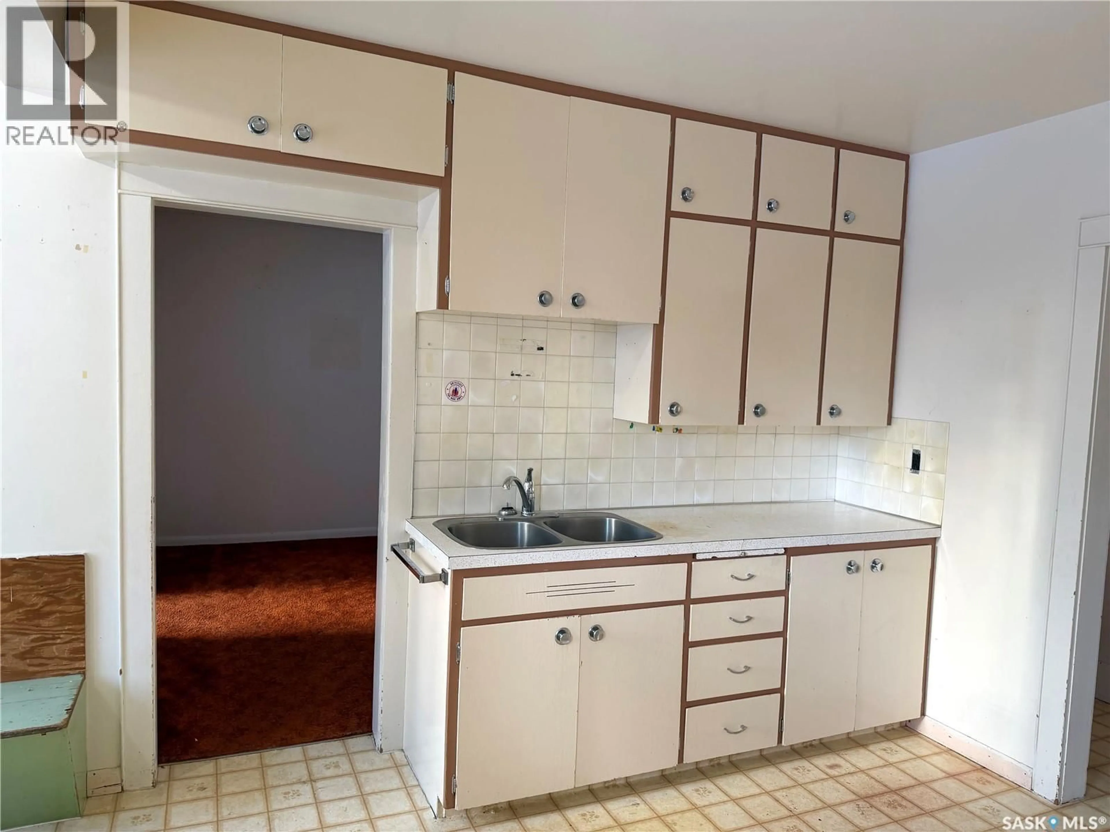 Standard kitchen, unknown for 208 MAIN STREET, Rabbit Lake Saskatchewan S0M2L0