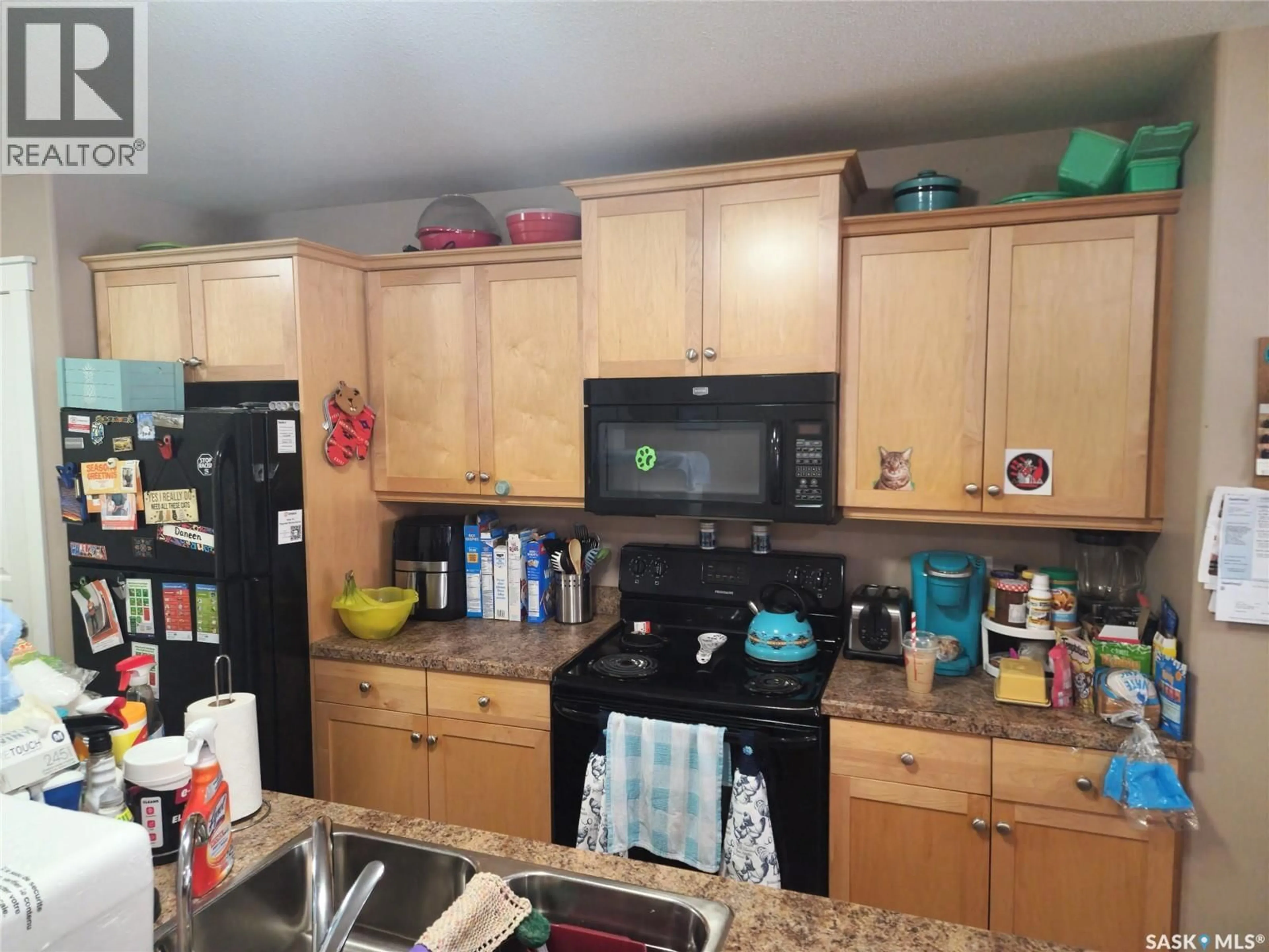 Standard kitchen, unknown for 526 TORONTO STREET, Regina Saskatchewan S4R1M6