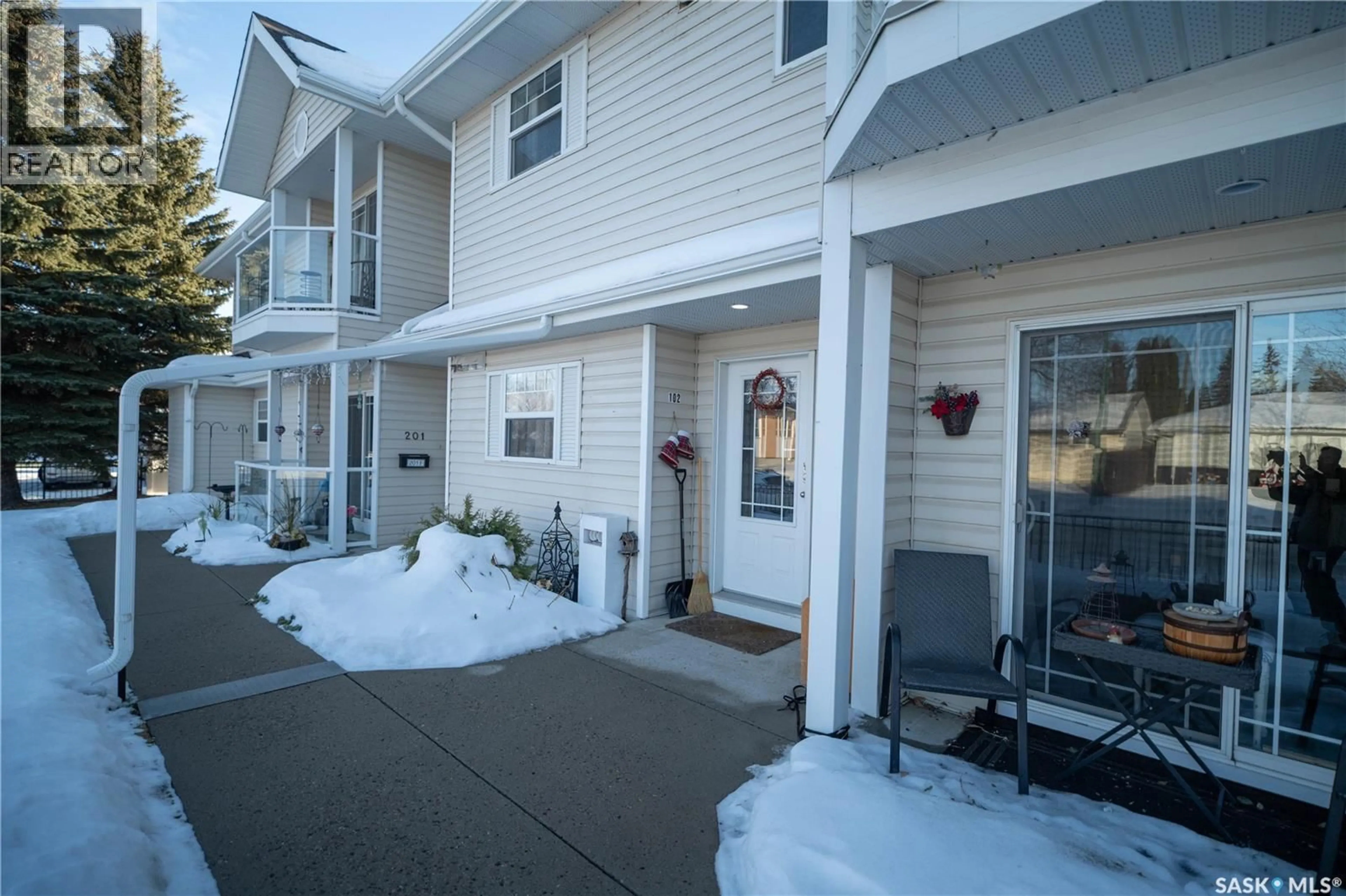 Patio, unknown for 102F - 141 105TH STREET, Saskatoon Saskatchewan S7N1N3