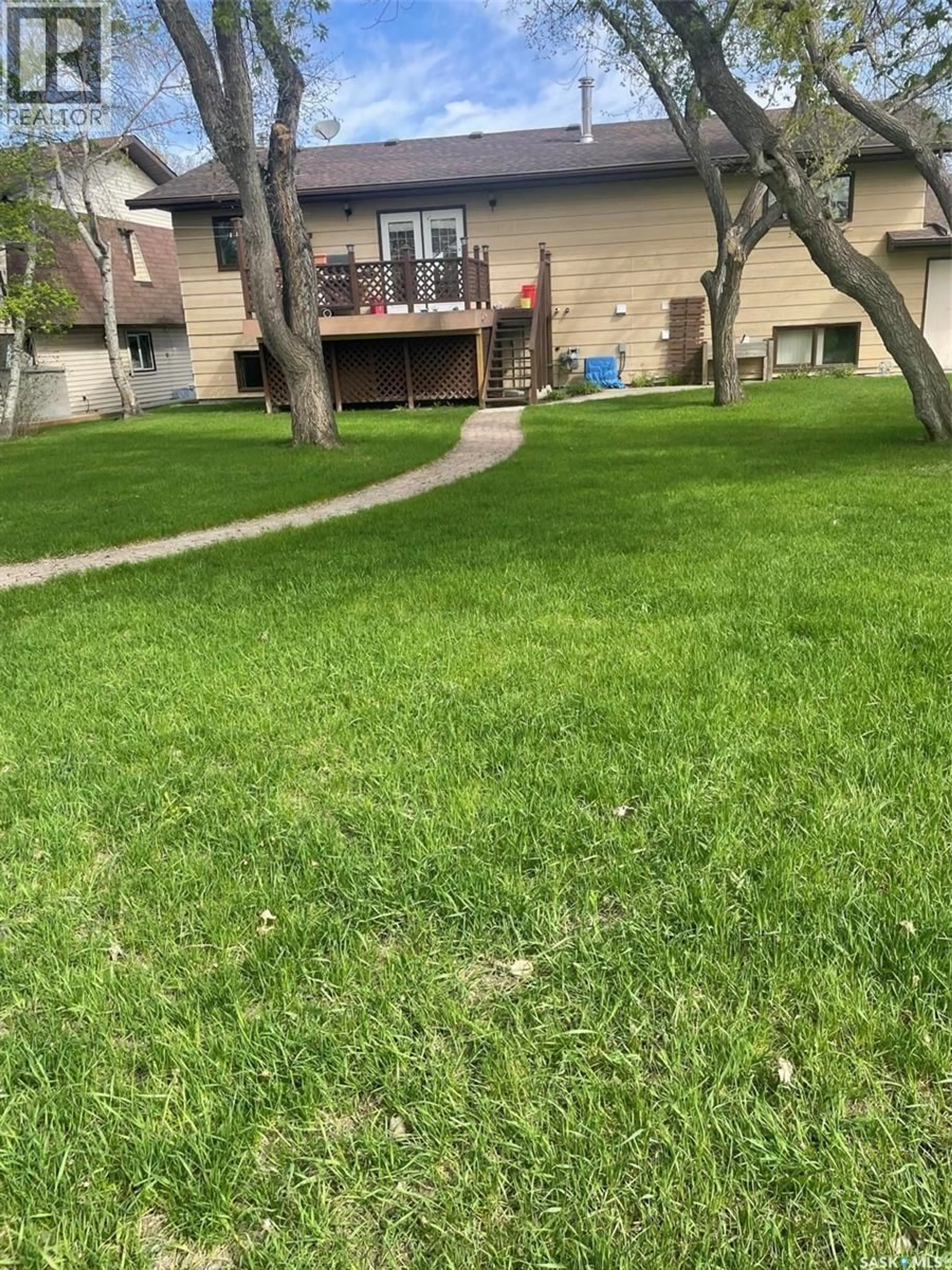 Unknown for 903 ASSINIBOIA AVENUE, Grenfell Saskatchewan S0G2B0