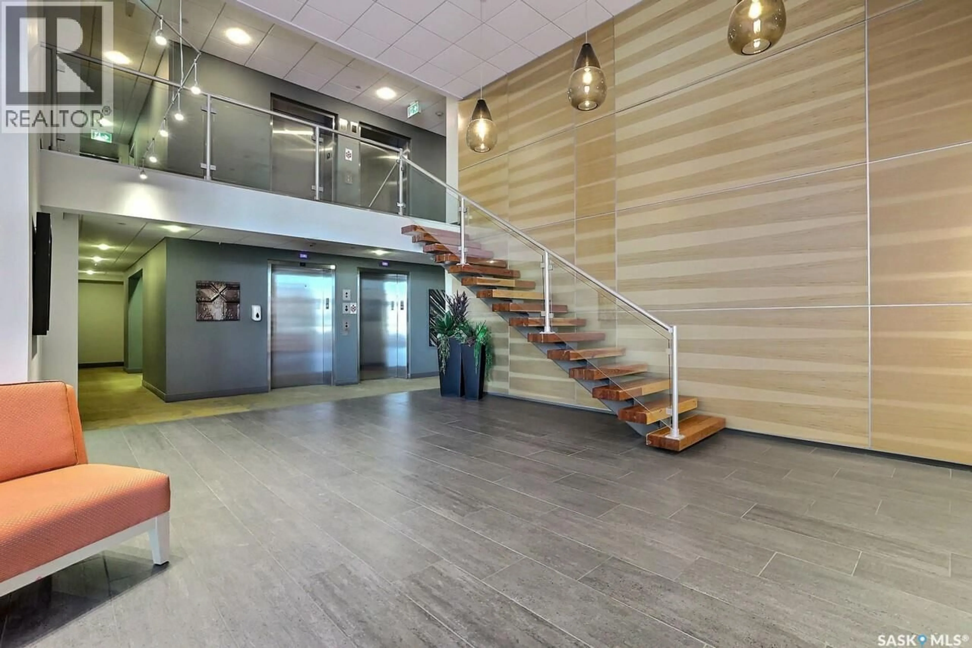 Indoor foyer for 207 - 2300 BROAD STREET, Regina Saskatchewan S4P1Y8