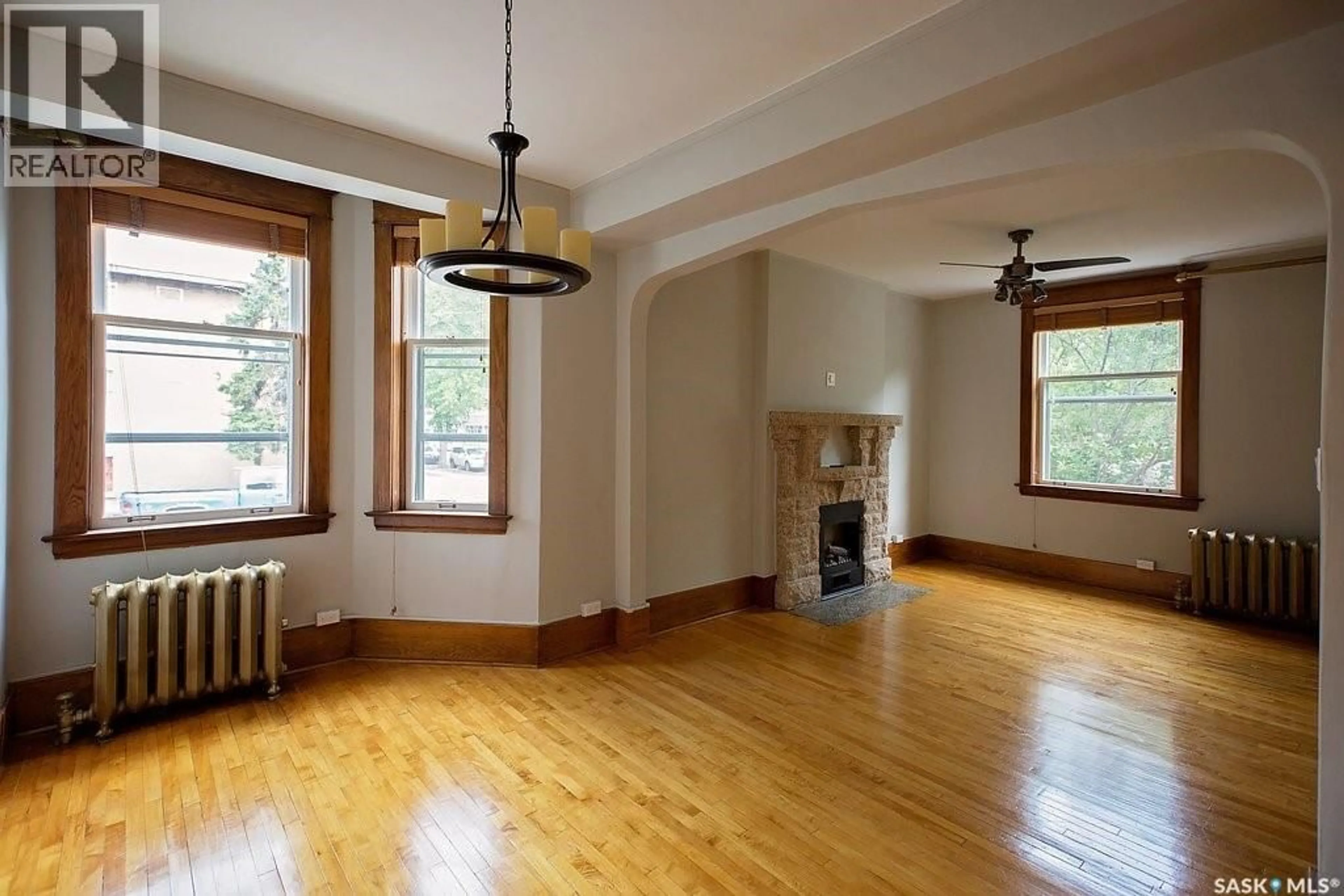 A pic of a room for 8 2201 14TH AVENUE, Regina Saskatchewan S4P0X9