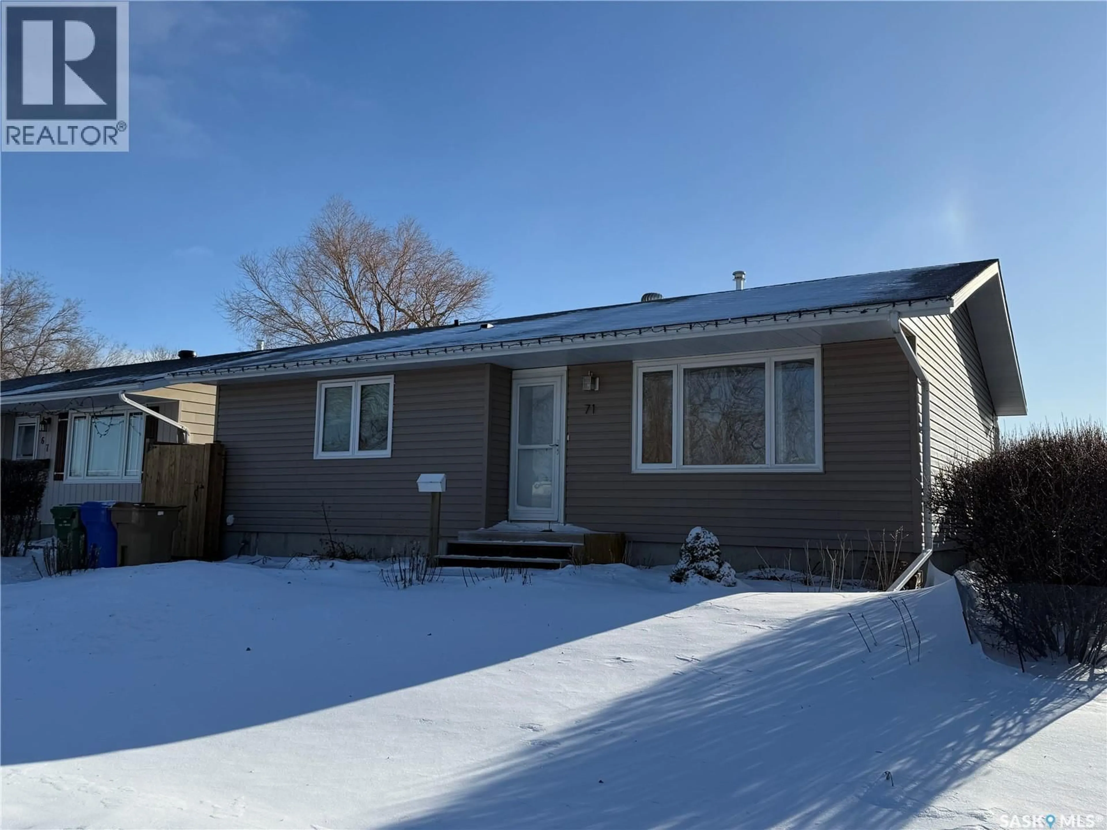 Home with vinyl exterior material, street for 71 PAYNTER CRESCENT, Regina Saskatchewan S4X1H5