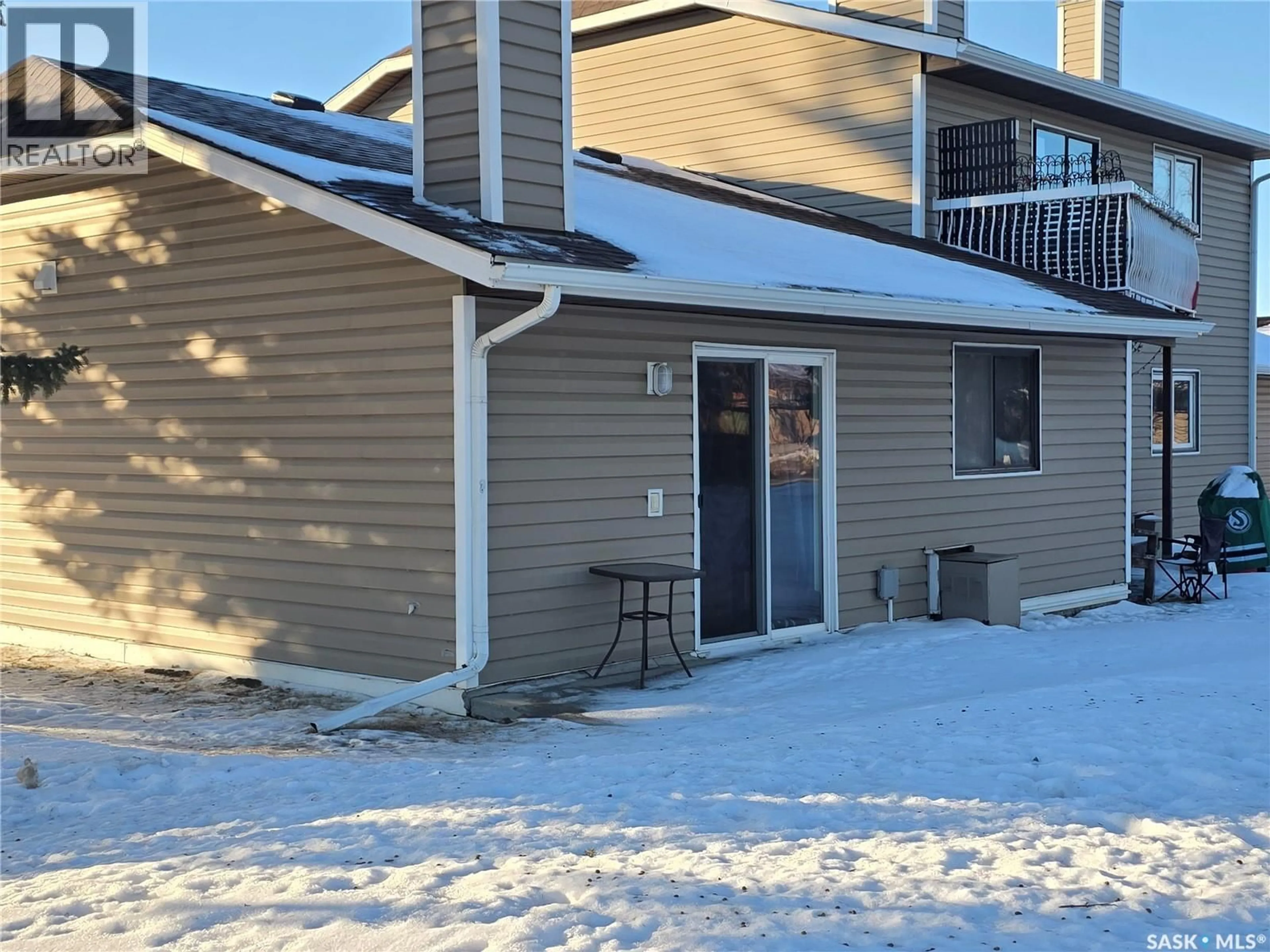 Patio, unknown for 6479 ROCHDALE BOULEVARD, Regina Saskatchewan S4X2Y9