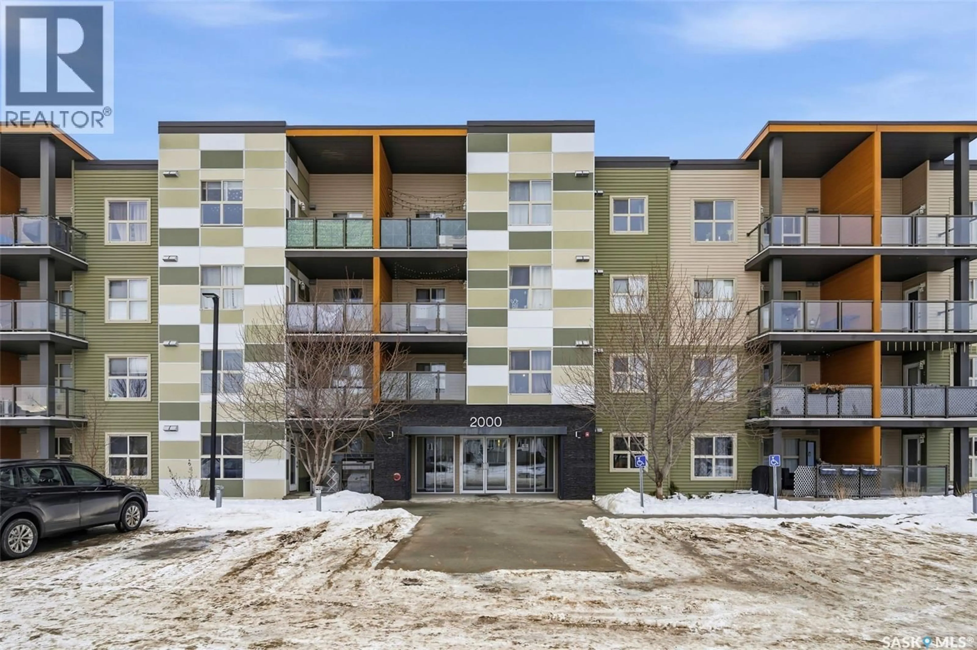 Patio, building for 5500 - 2418 MITCHINSON WAY, Regina Saskatchewan S4W0J9