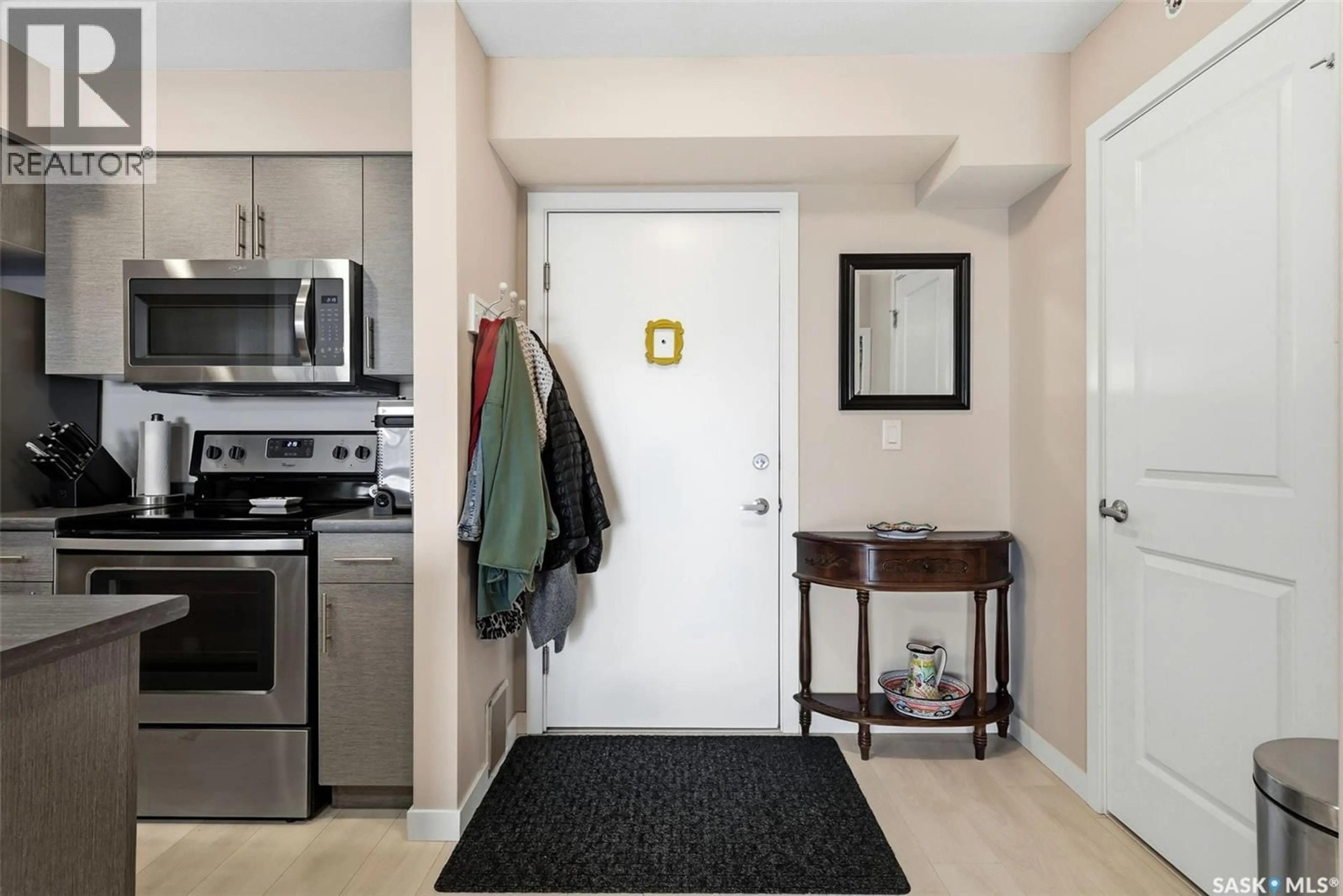 Indoor entryway for 5500 - 2418 MITCHINSON WAY, Regina Saskatchewan S4W0J9