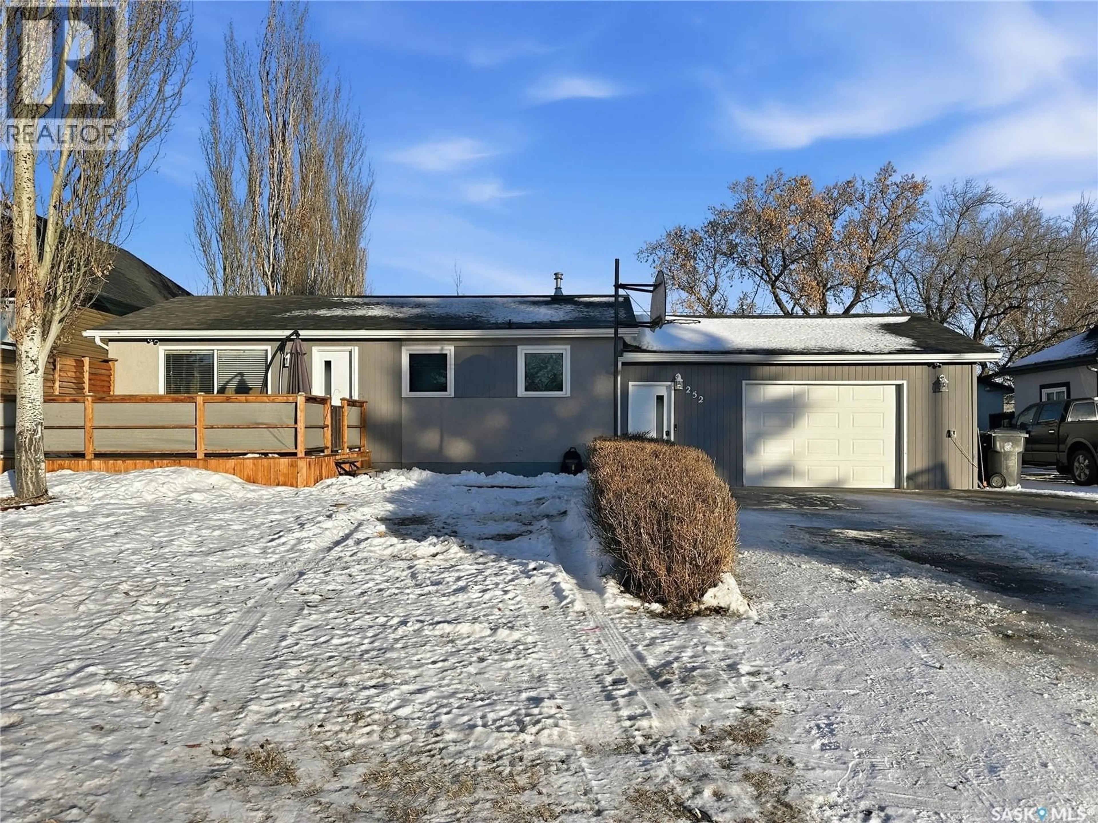 A pic from outside/outdoor area/front of a property/back of a property/a pic from drone, street for 252 30TH STREET, Battleford Saskatchewan S0M0E0