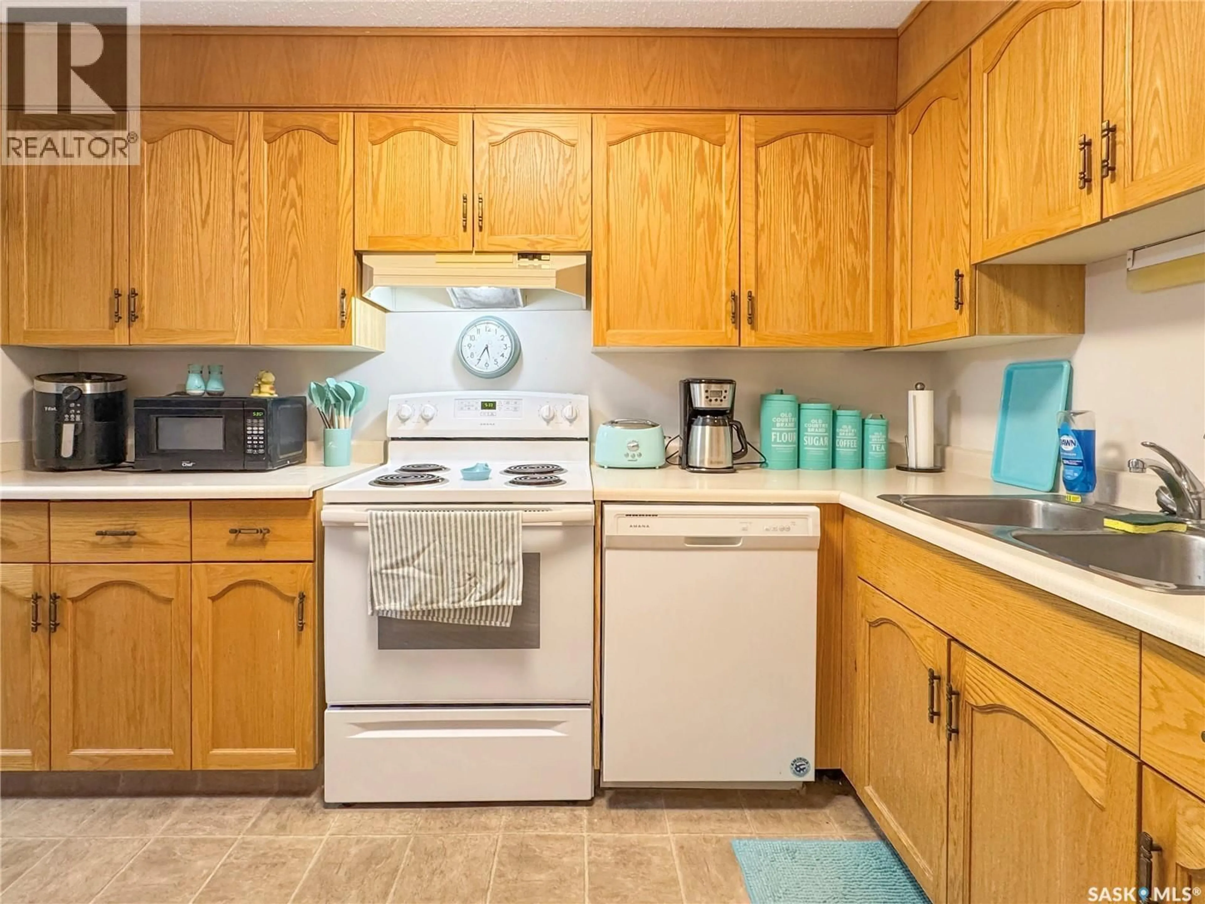 Standard kitchen, unknown for 102nd - 202 1442 STREET, North Battleford Saskatchewan S9A1G7