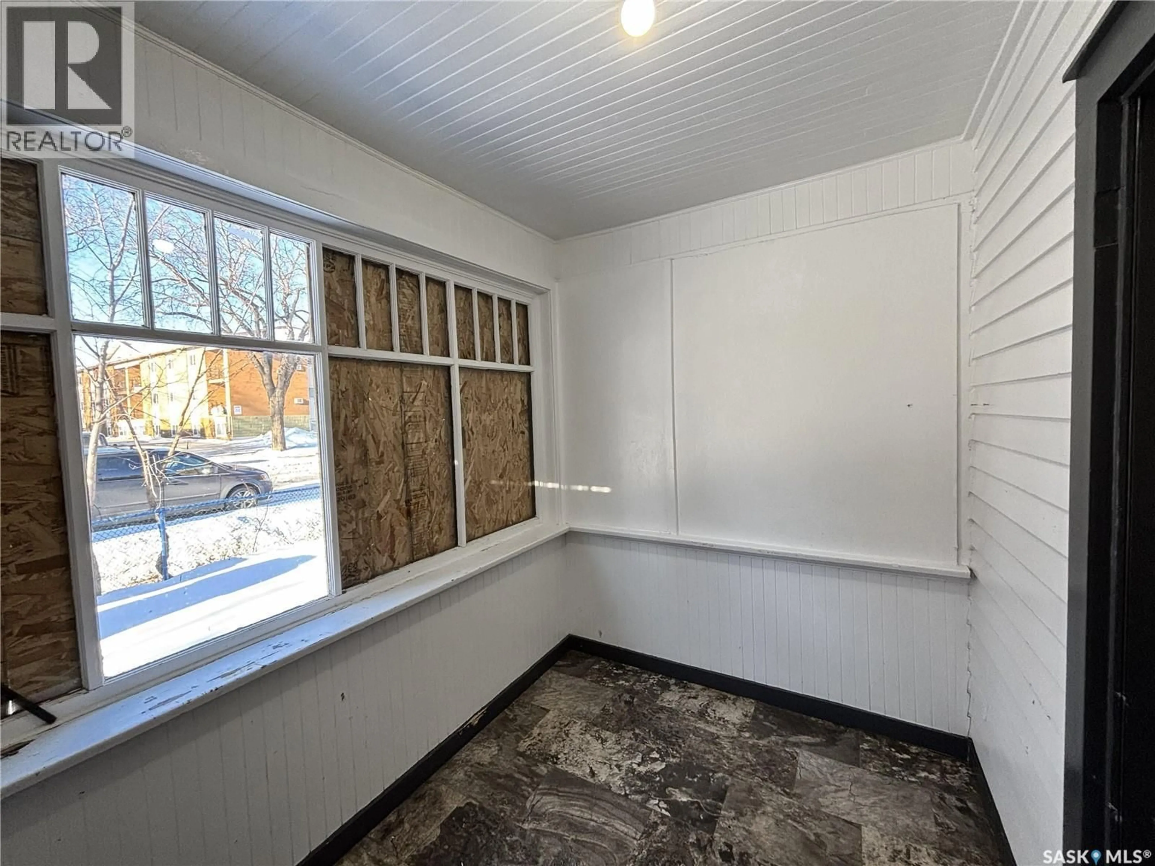 A pic of a room for 210 N AVENUE S, Saskatoon Saskatchewan S4T7N6