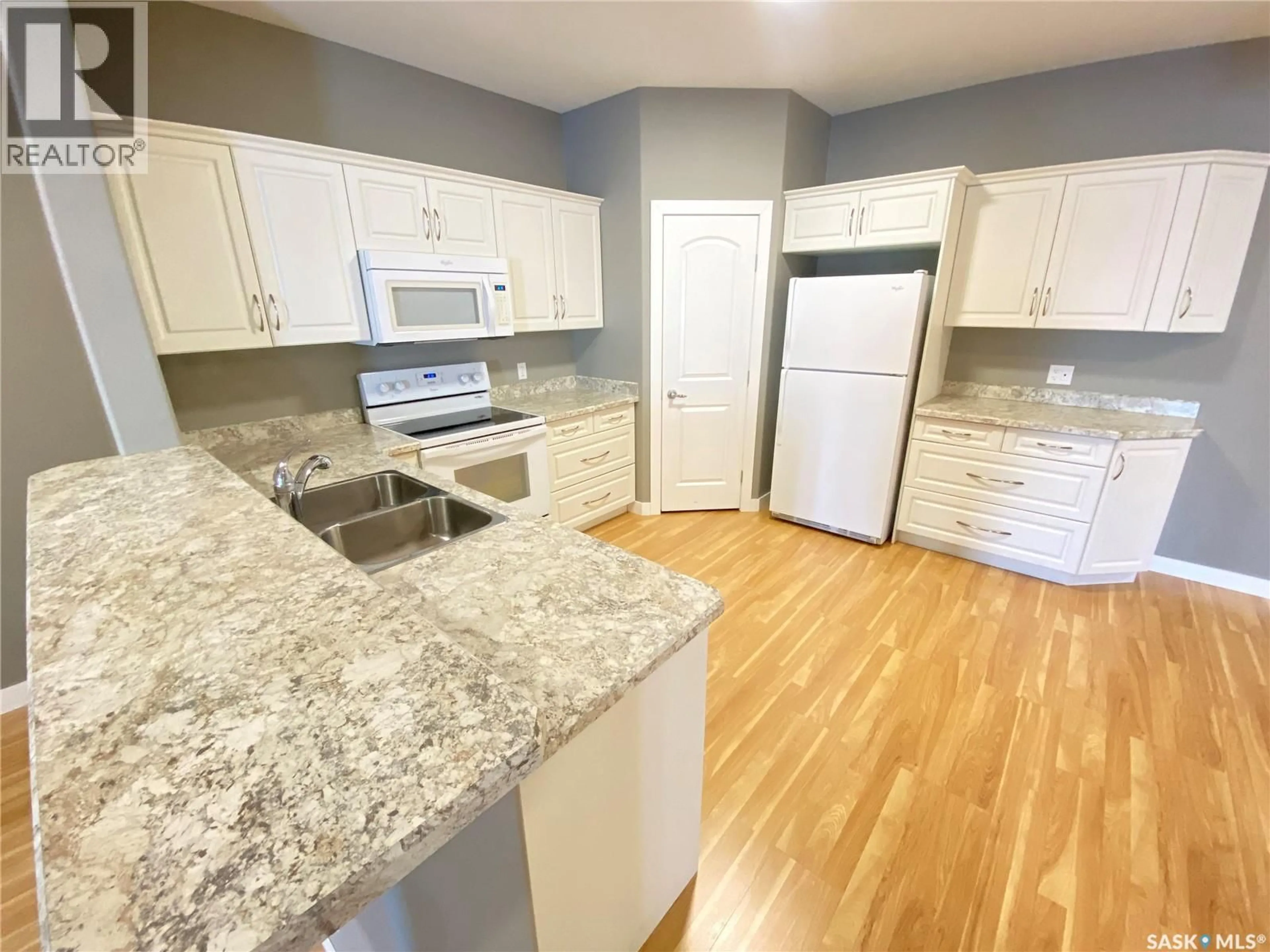 Standard kitchen, unknown for 123 - 303 BALMORAL STREET, Yorkton Saskatchewan S3N4J2