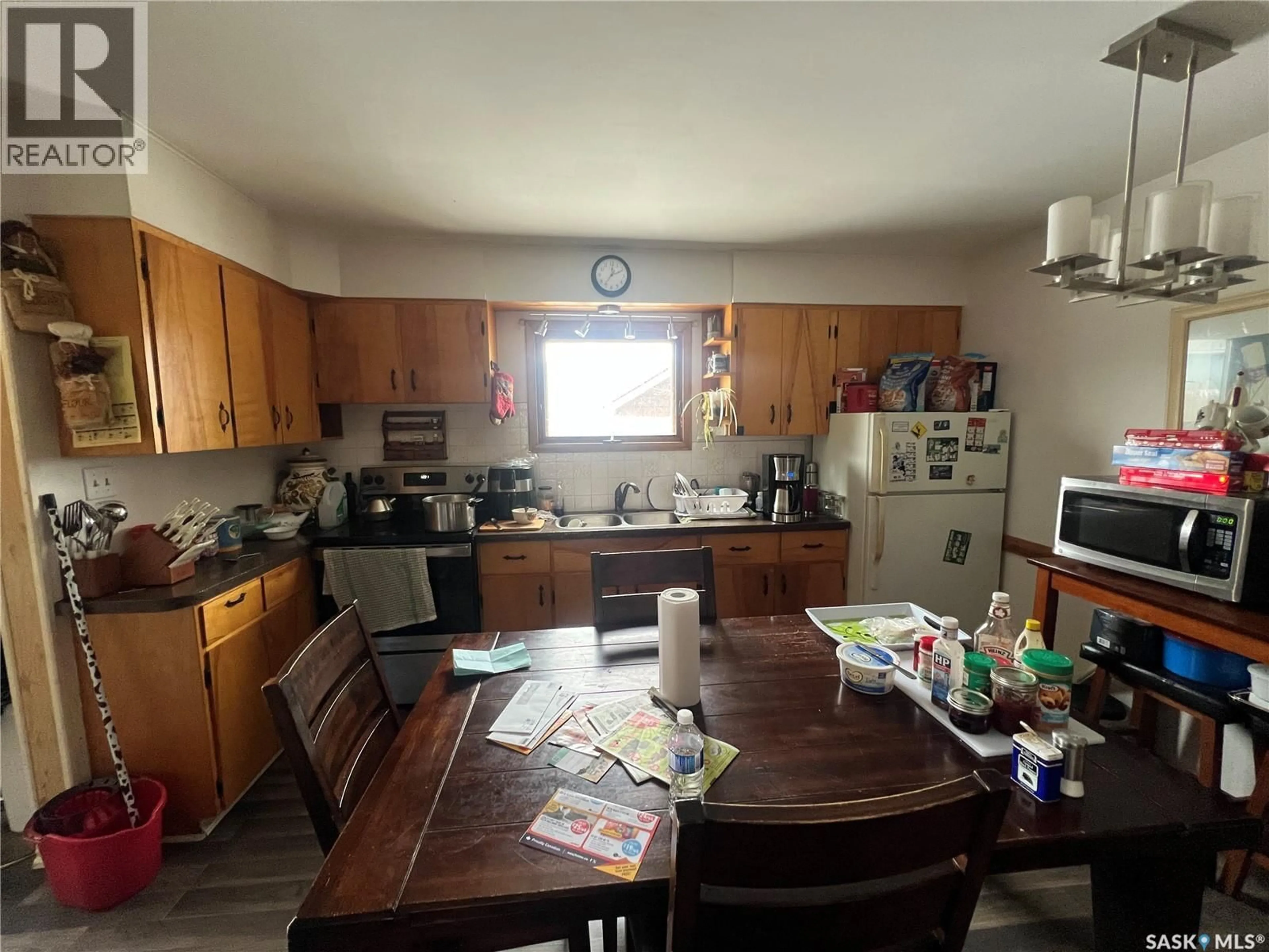 Standard kitchen, unknown for 565 15TH STREET, Prince Albert Saskatchewan S6V3R3