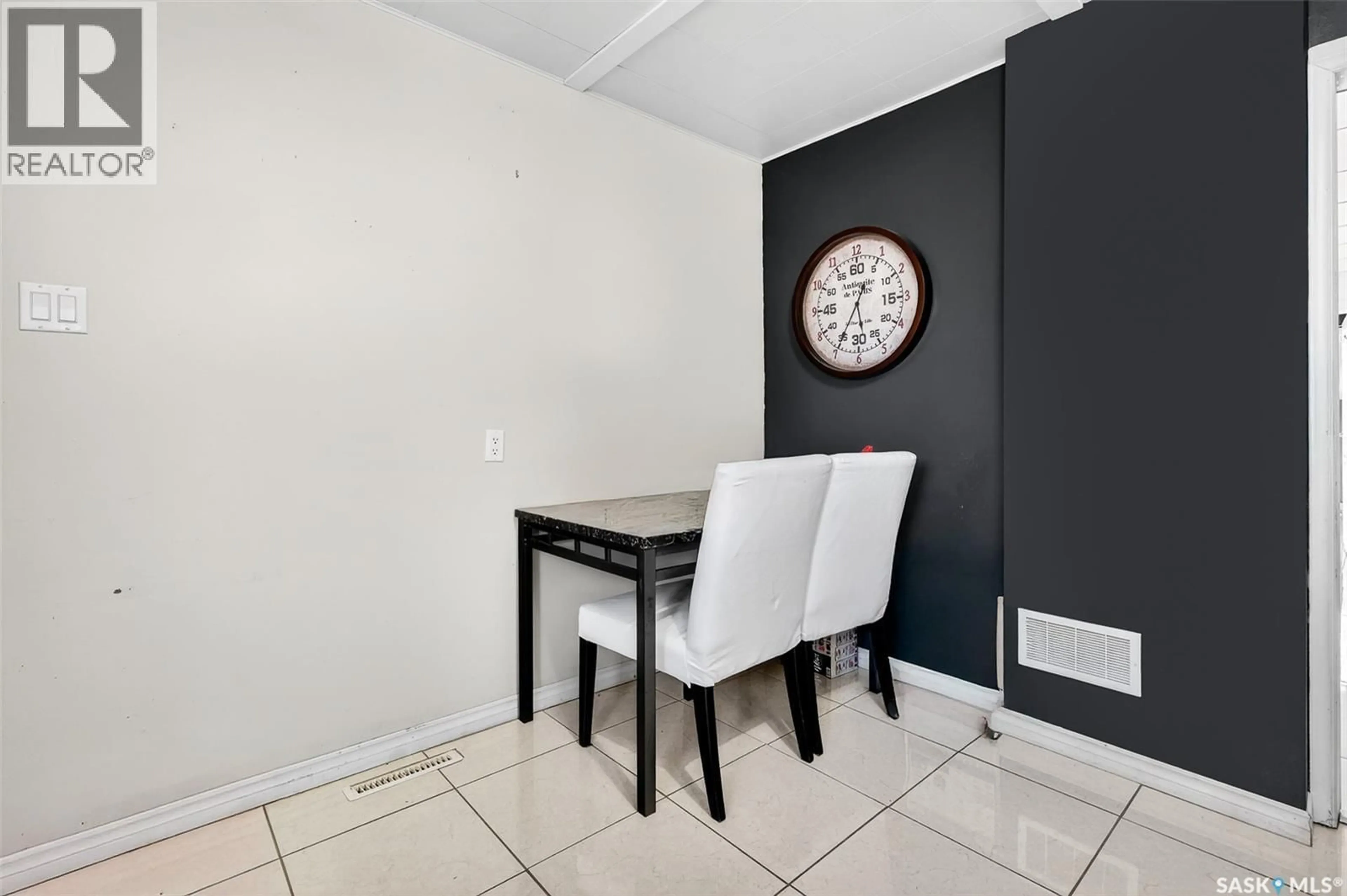 Dining room, unknown for 174 OMINICA STREET, Moose Jaw Saskatchewan S6H1X2