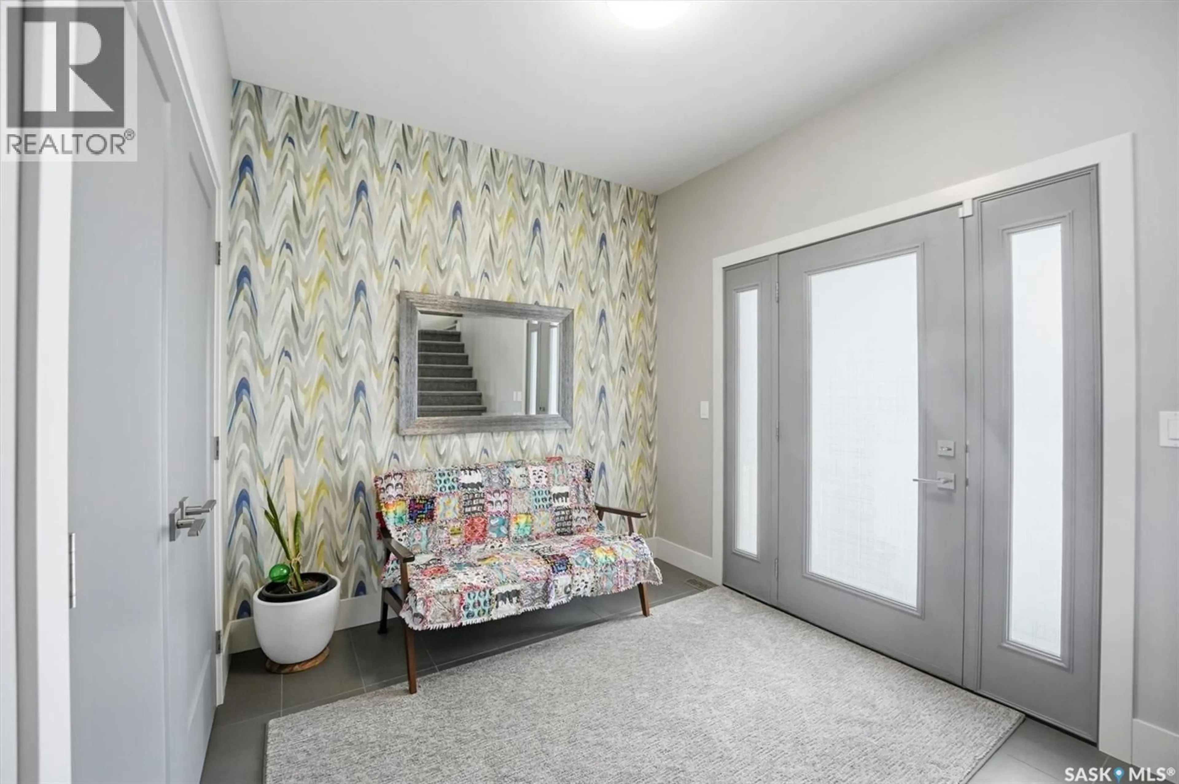 Indoor entryway for 519 BENNION TERRACE, Saskatoon Saskatchewan S7W0H2