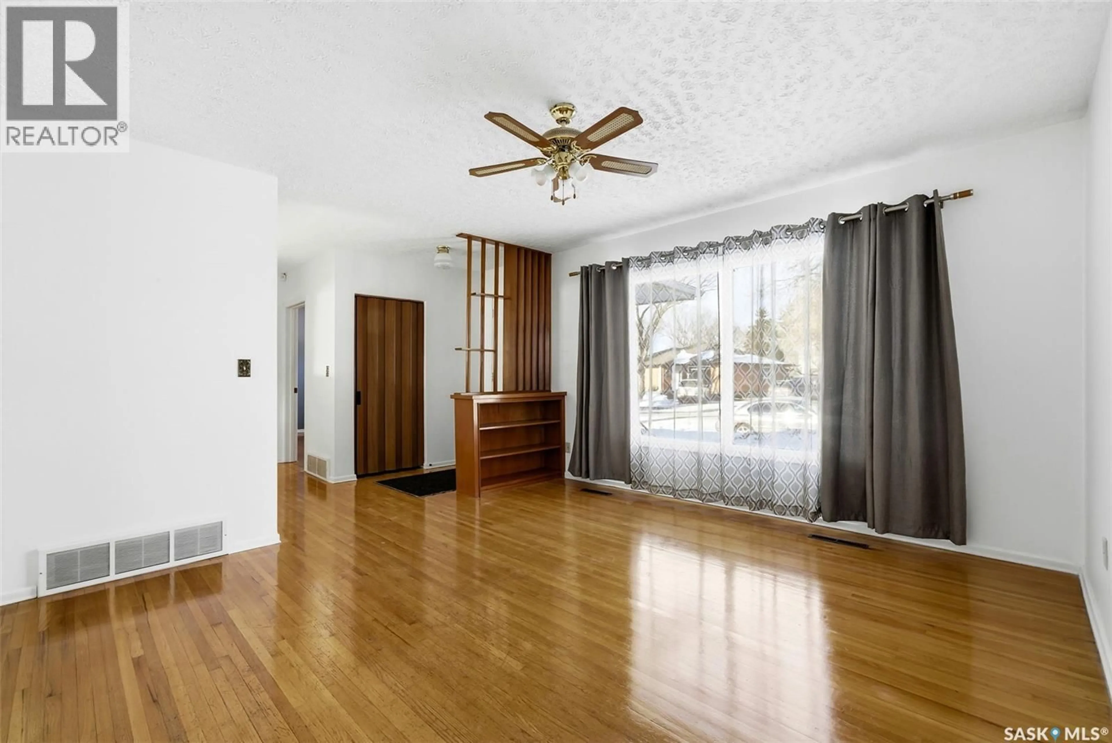 A pic of a room for 3213 PATRICIA AVENUE, Regina Saskatchewan S4R3V8