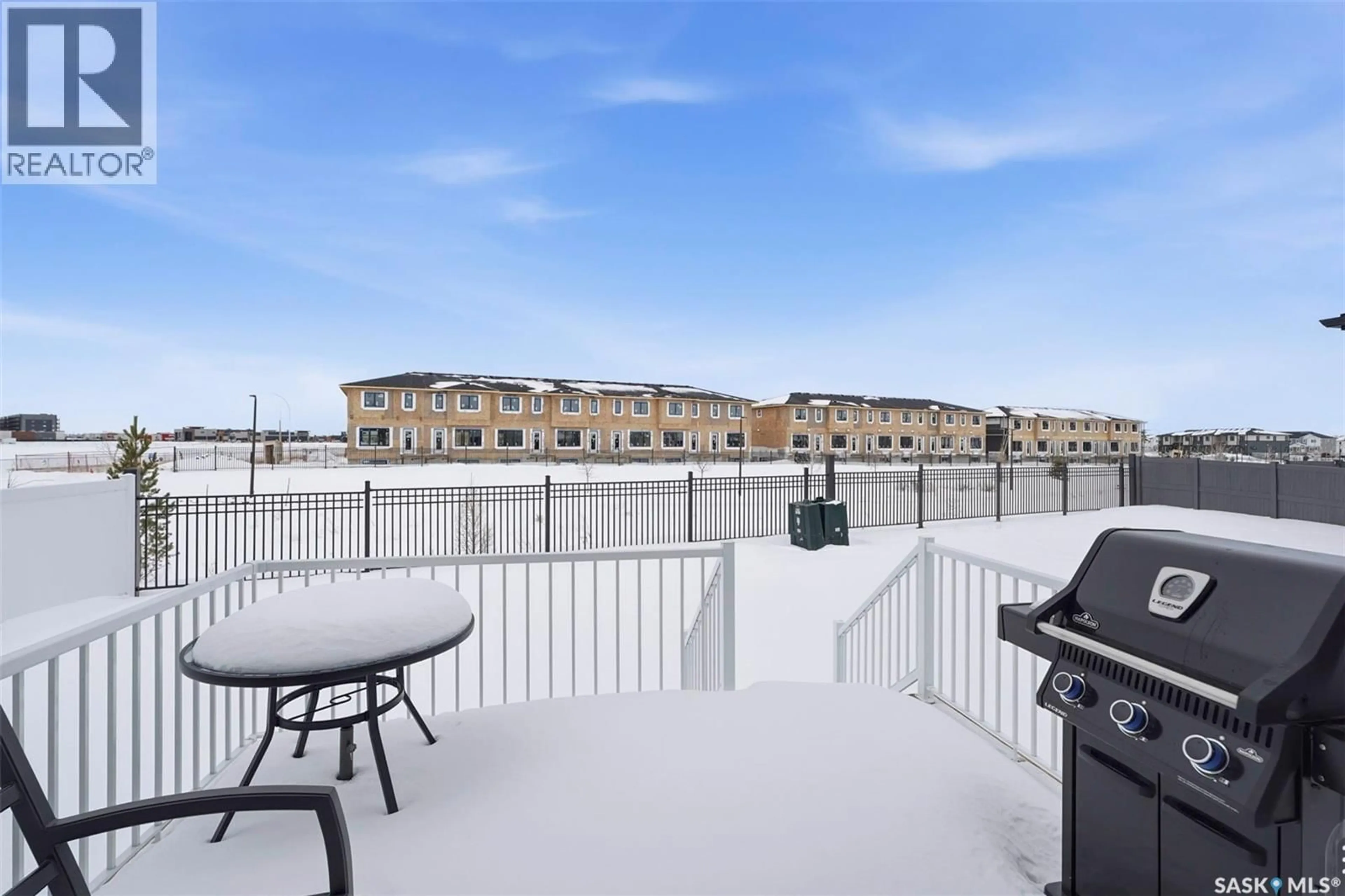Patio, water/lake/river/ocean view for 112 FORSEY AVENUE, Saskatoon Saskatchewan S7V1C8