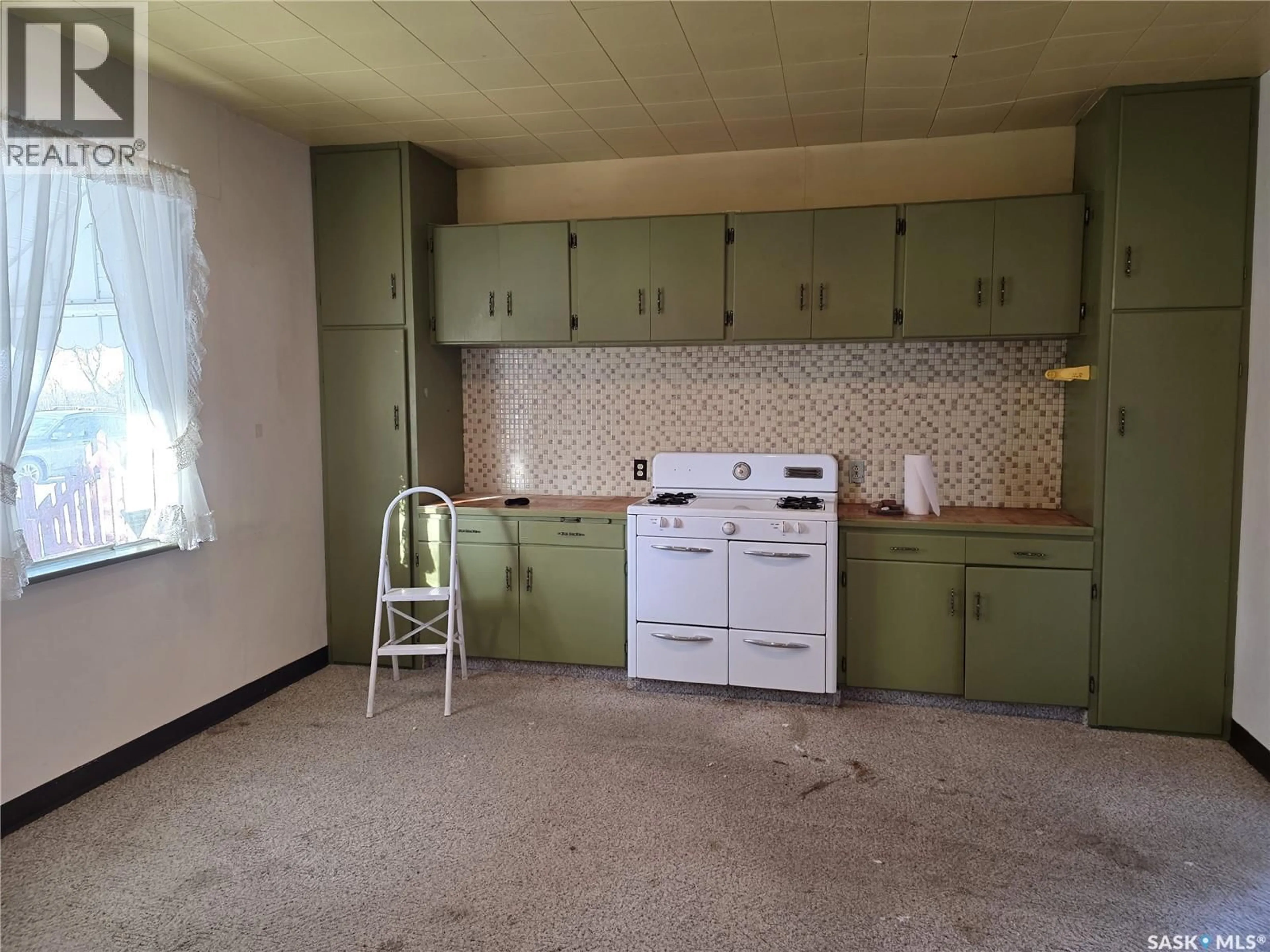 Standard kitchen, unknown for 200 2ND AVENUE, Tessier Saskatchewan S0L3G0