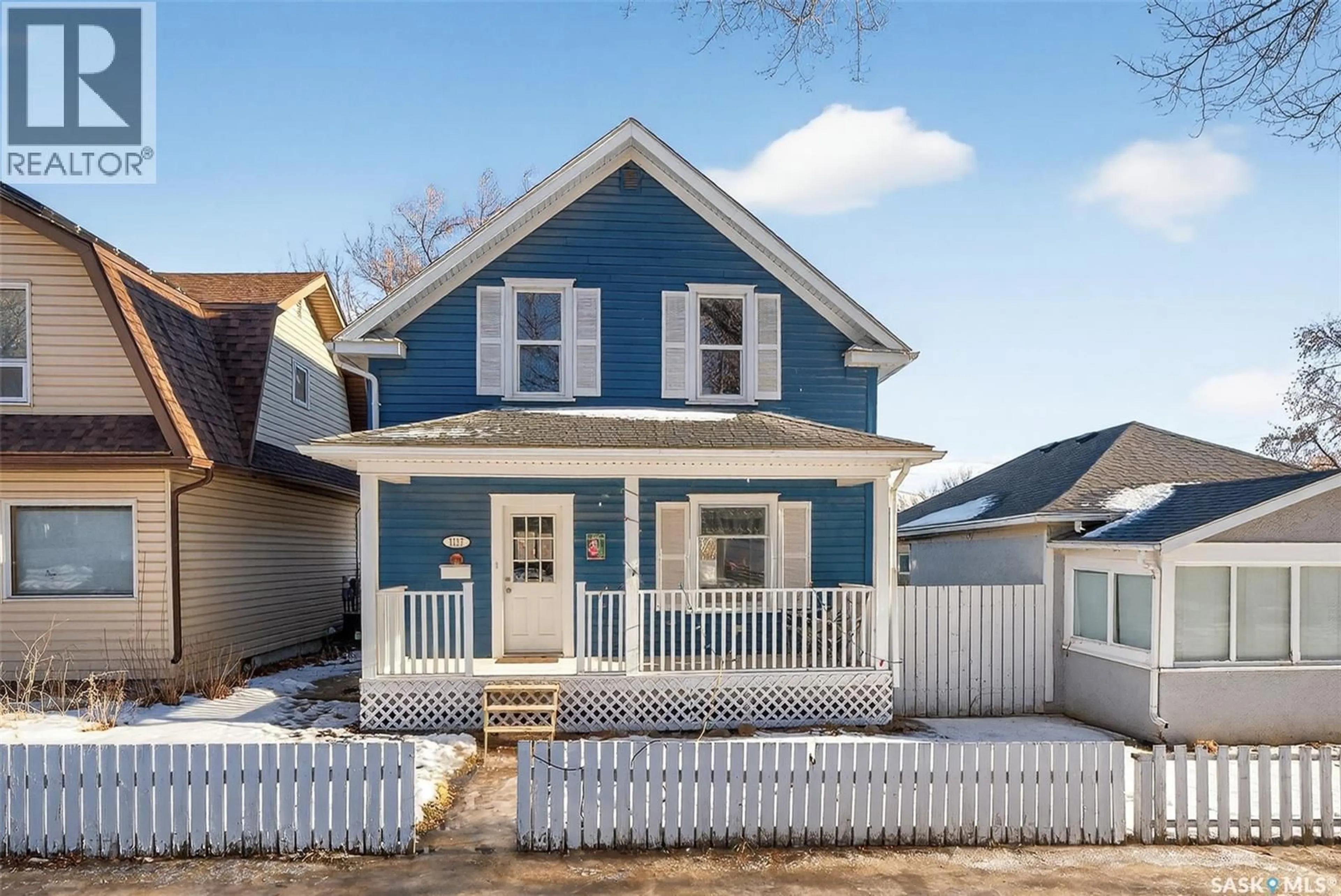 Home with vinyl exterior material, street for 1117 CHESTNUT AVENUE, Moose Jaw Saskatchewan S6H1A9