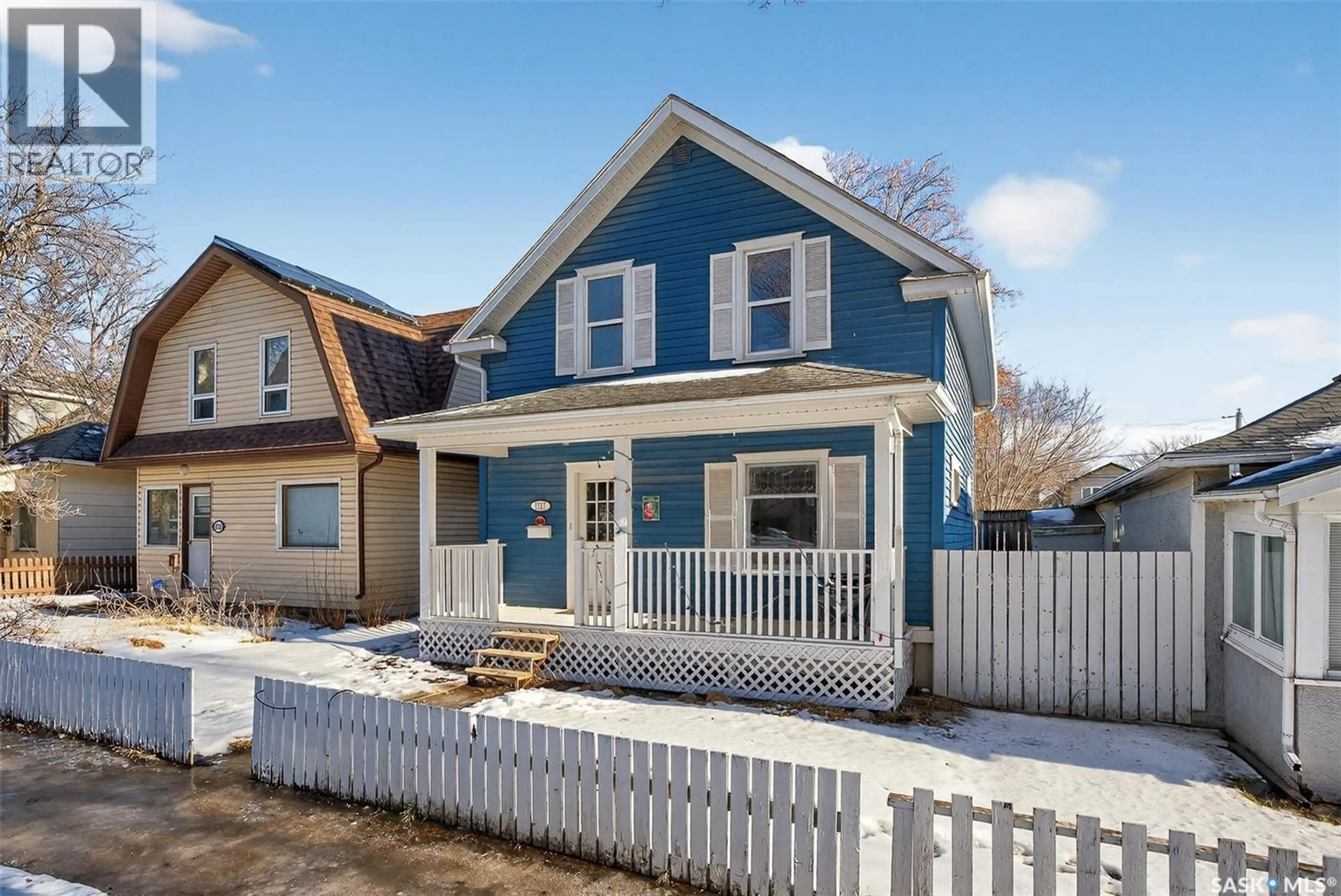 Home with vinyl exterior material, street for 1117 CHESTNUT AVENUE, Moose Jaw Saskatchewan S6H1A9