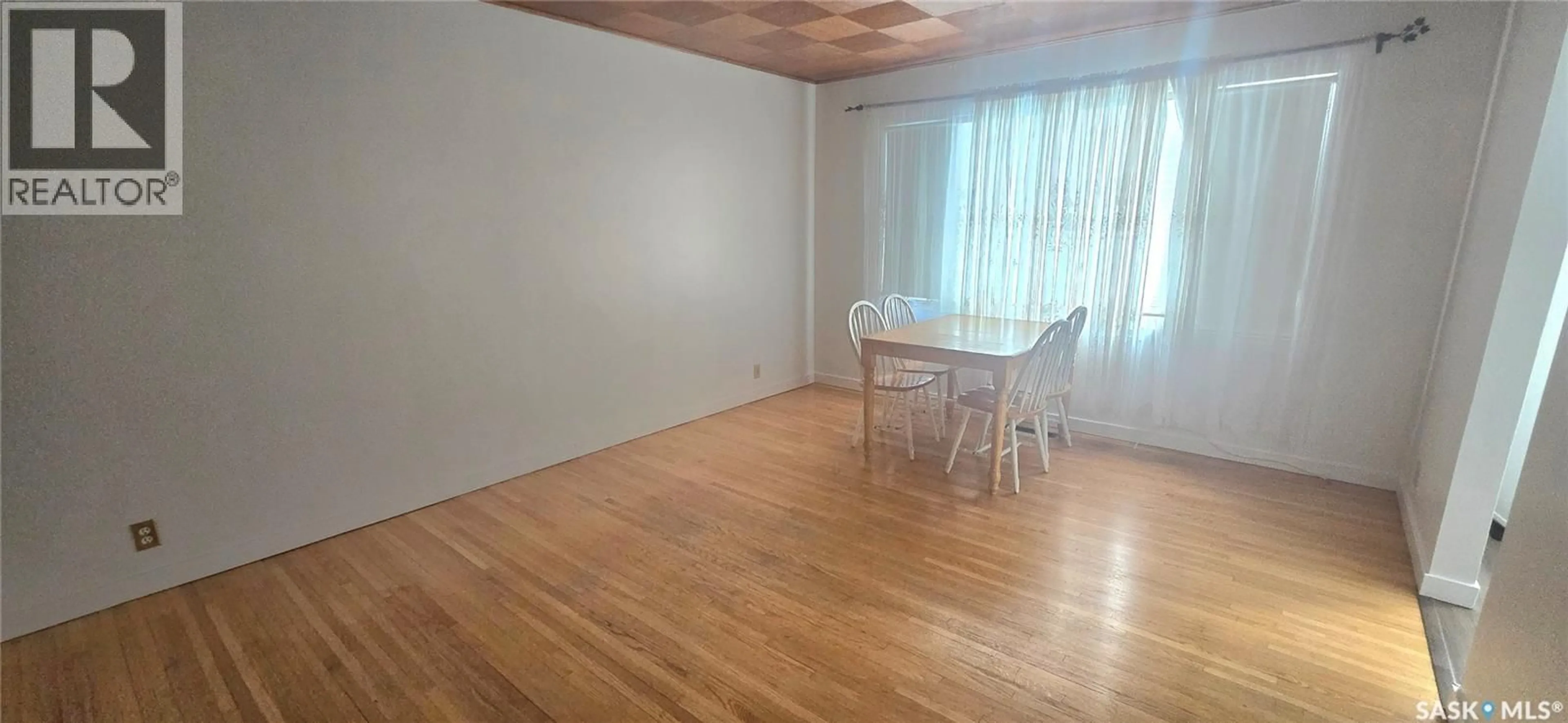 A pic of a room for E - 422 MULLIN AVENUE, Regina Saskatchewan S4N1C7