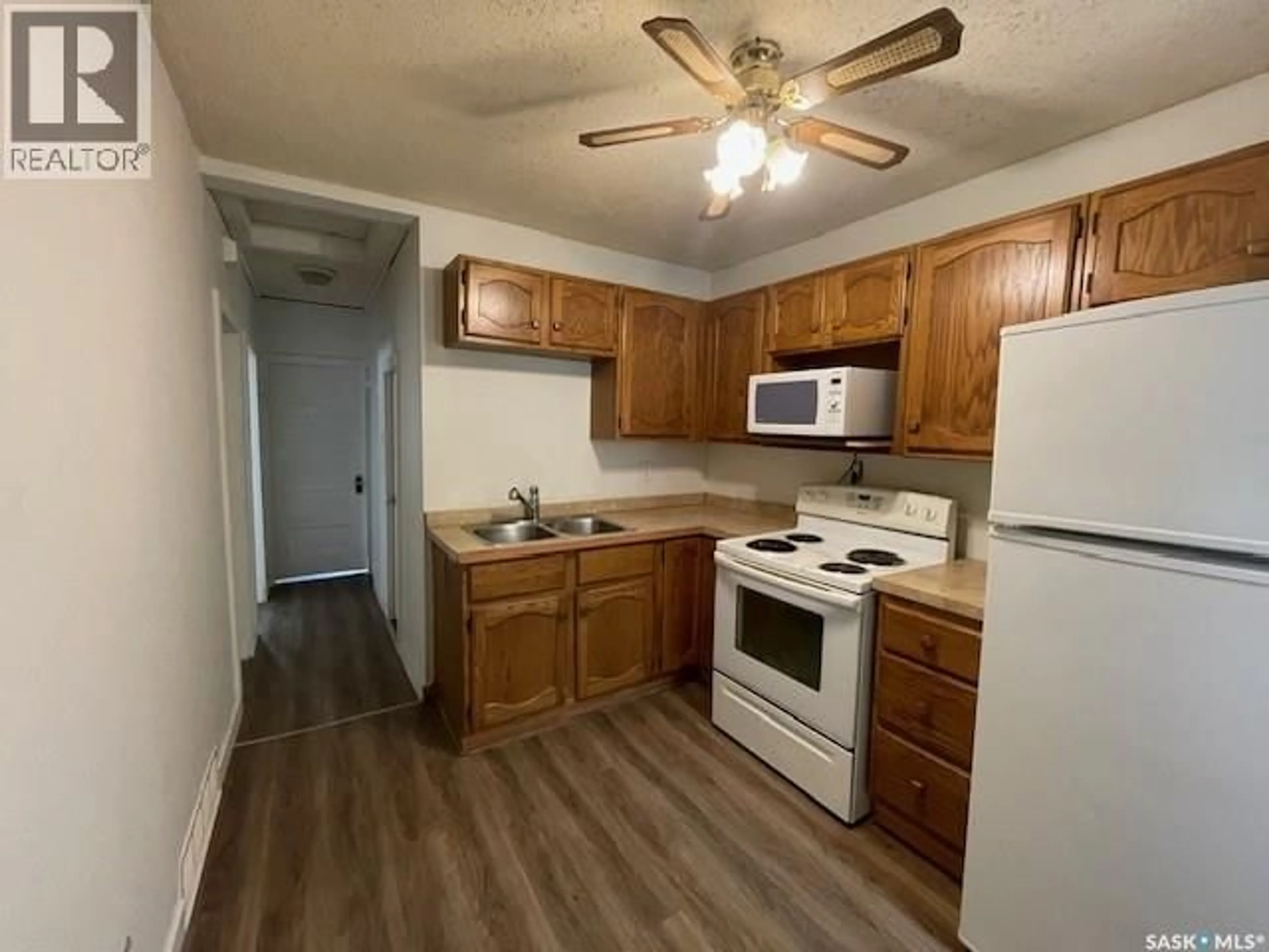 Standard kitchen, unknown for 2172 WALLACE STREET, Regina Saskatchewan S4N4A5