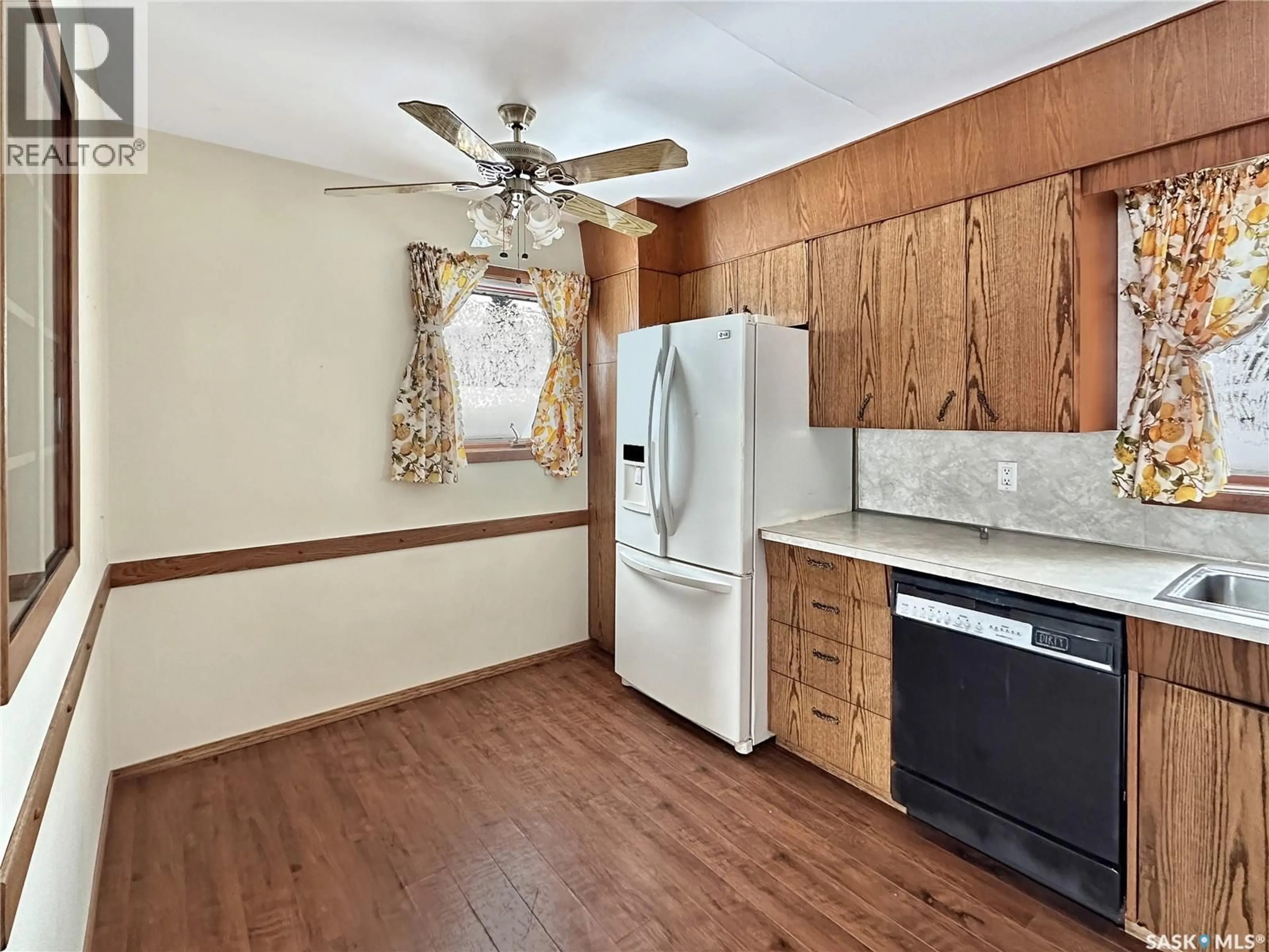 Standard kitchen, unknown for 17 JARVIS STREET, Qu'Appelle Saskatchewan S0G4A0