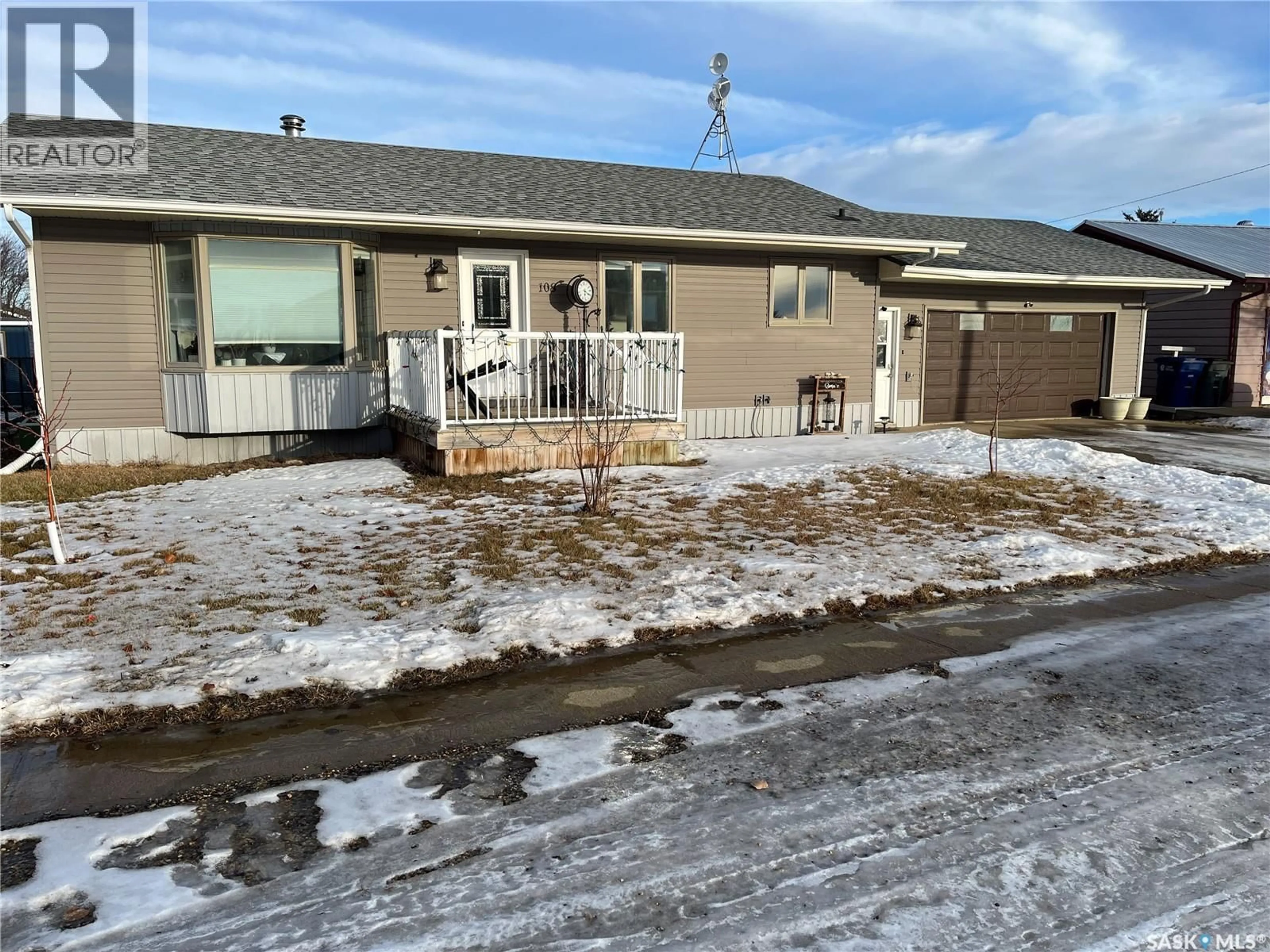 A pic from outside/outdoor area/front of a property/back of a property/a pic from drone, street for 108 7TH AVENUE, Lafleche Saskatchewan S0H2K0