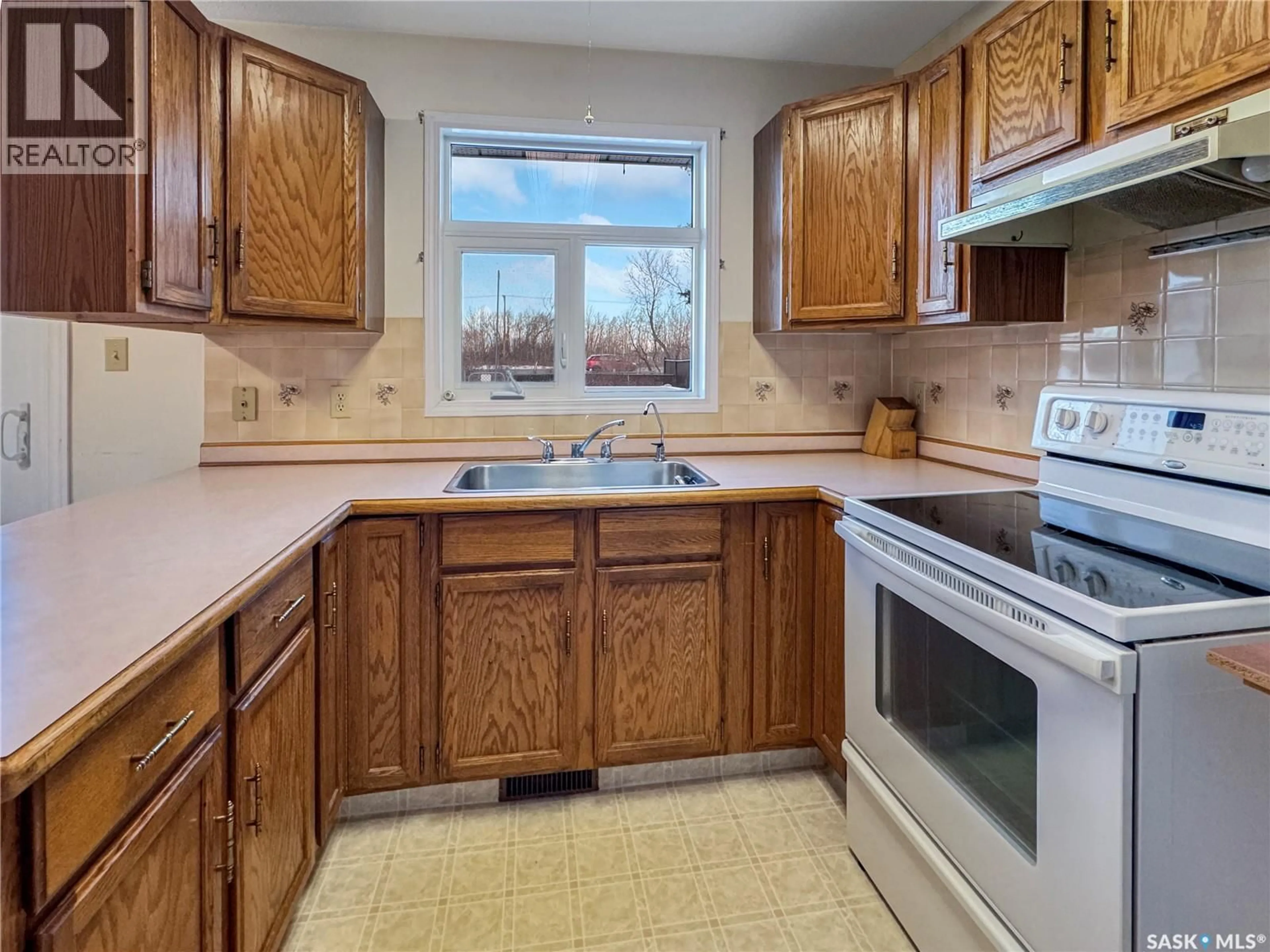 Standard kitchen, unknown for 11342 CLARK DRIVE, North Battleford Saskatchewan S9A3P3