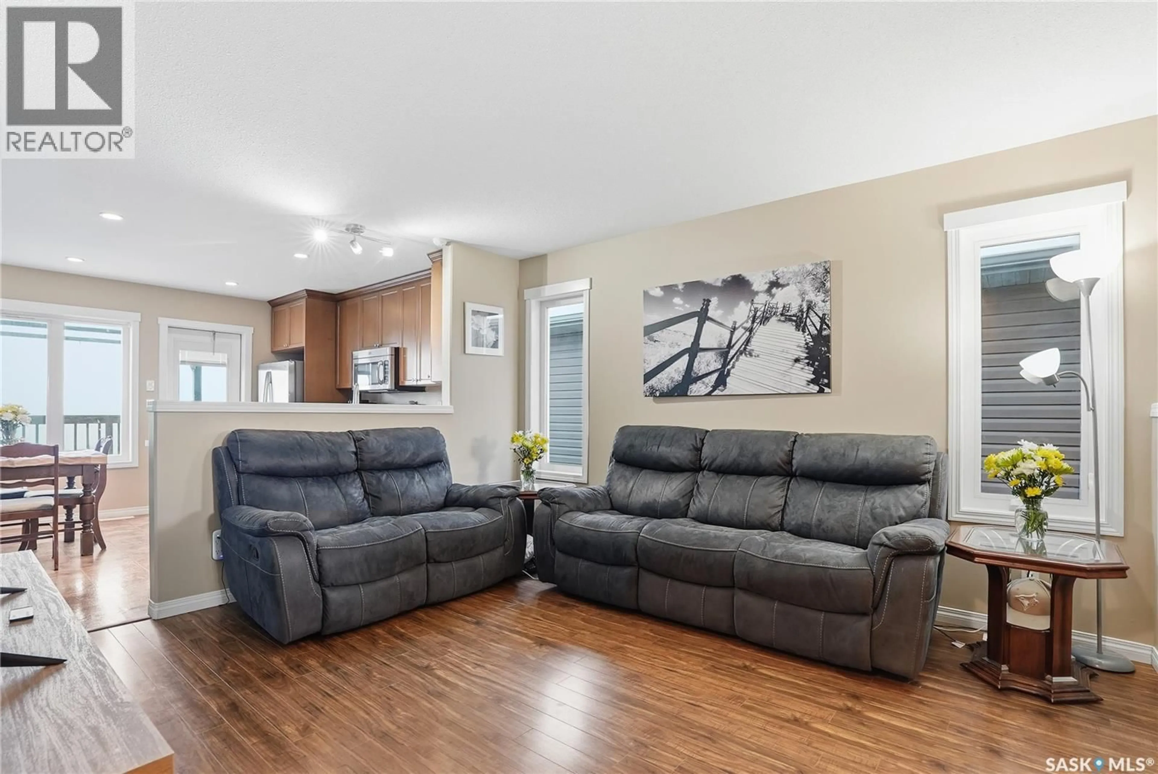 Living room with furniture, unknown for 219 HENICK CRESCENT, Saskatoon Saskatchewan S7H0J9