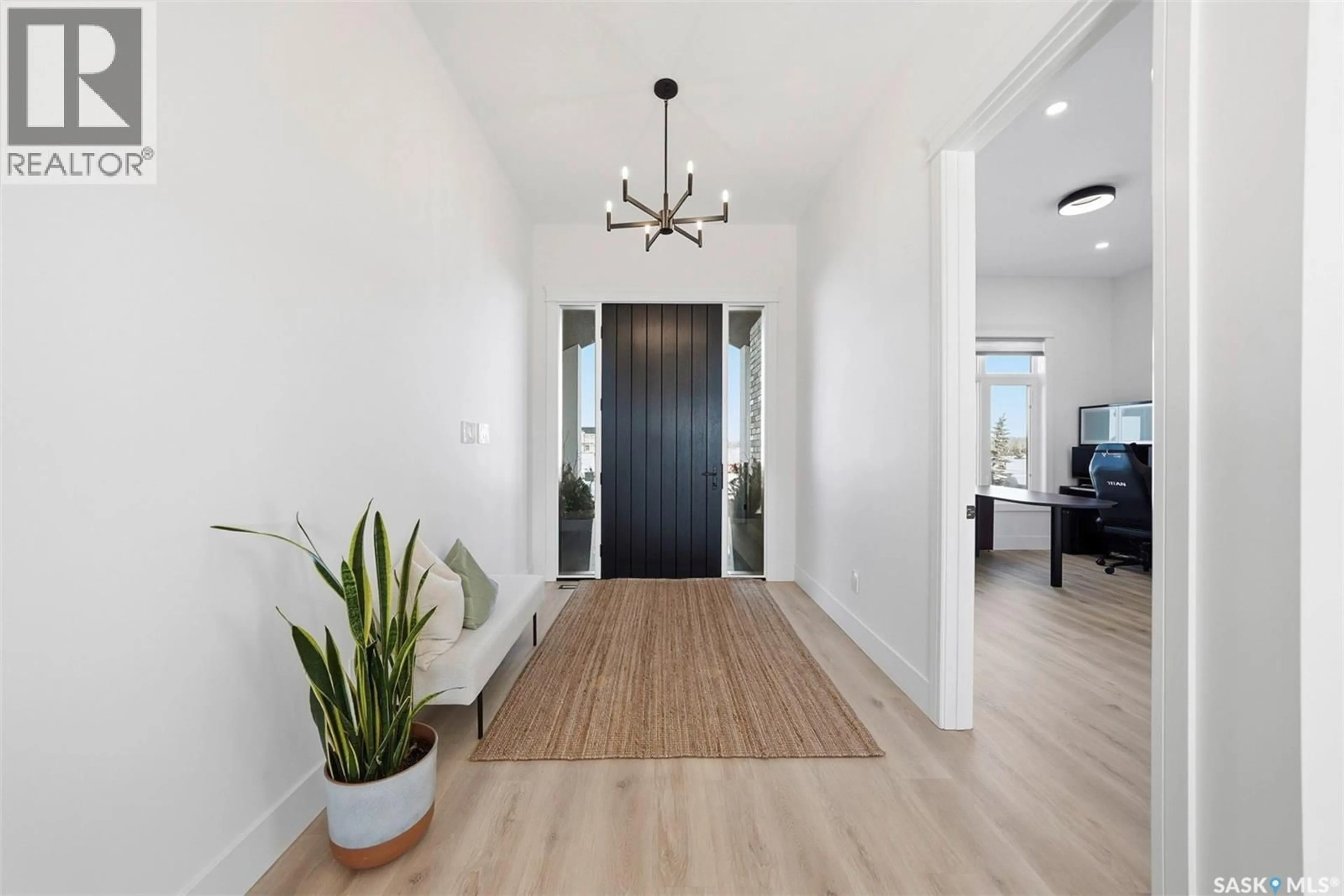 Indoor entryway for 604 EDGEMONT WAY, Corman Park Rm No. 344 Saskatchewan S7T0Z8