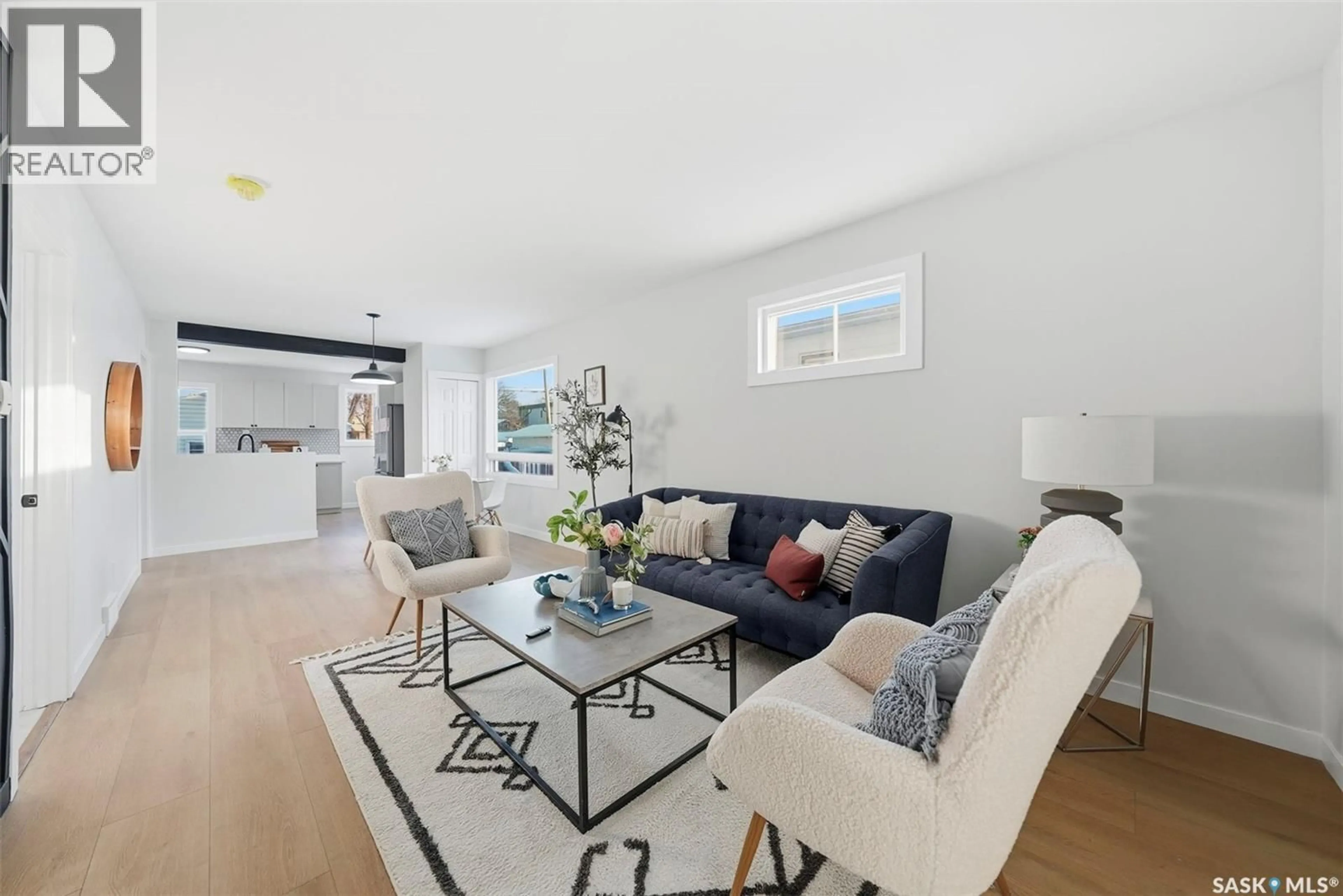 Living room with furniture, unknown for 518 I AVENUE, Saskatoon Saskatchewan S7M1Y5