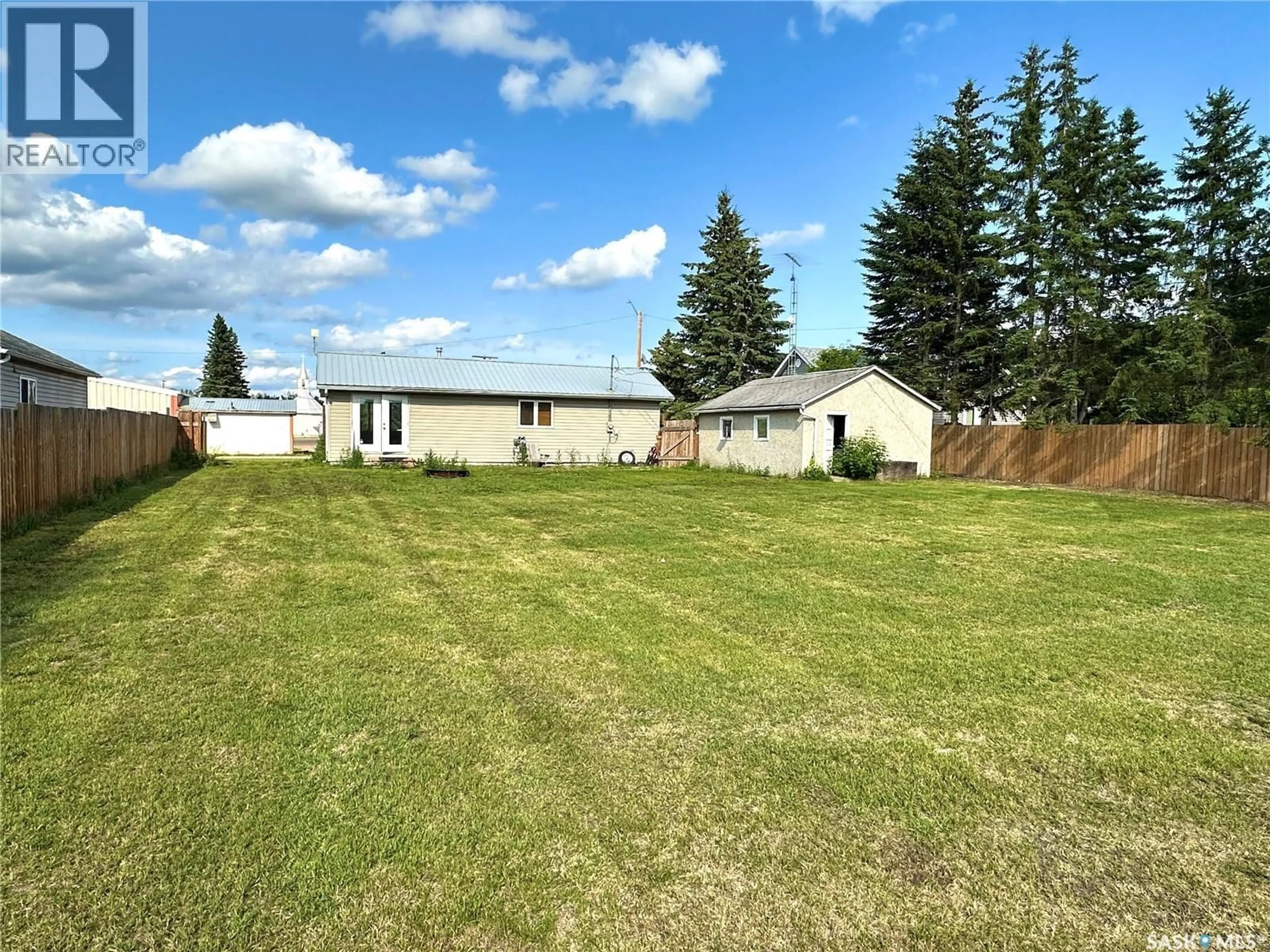 A pic from outside/outdoor area/front of a property/back of a property/a pic from drone, unknown for 1412 2ND AVENUE, Edam Saskatchewan S0M0V0