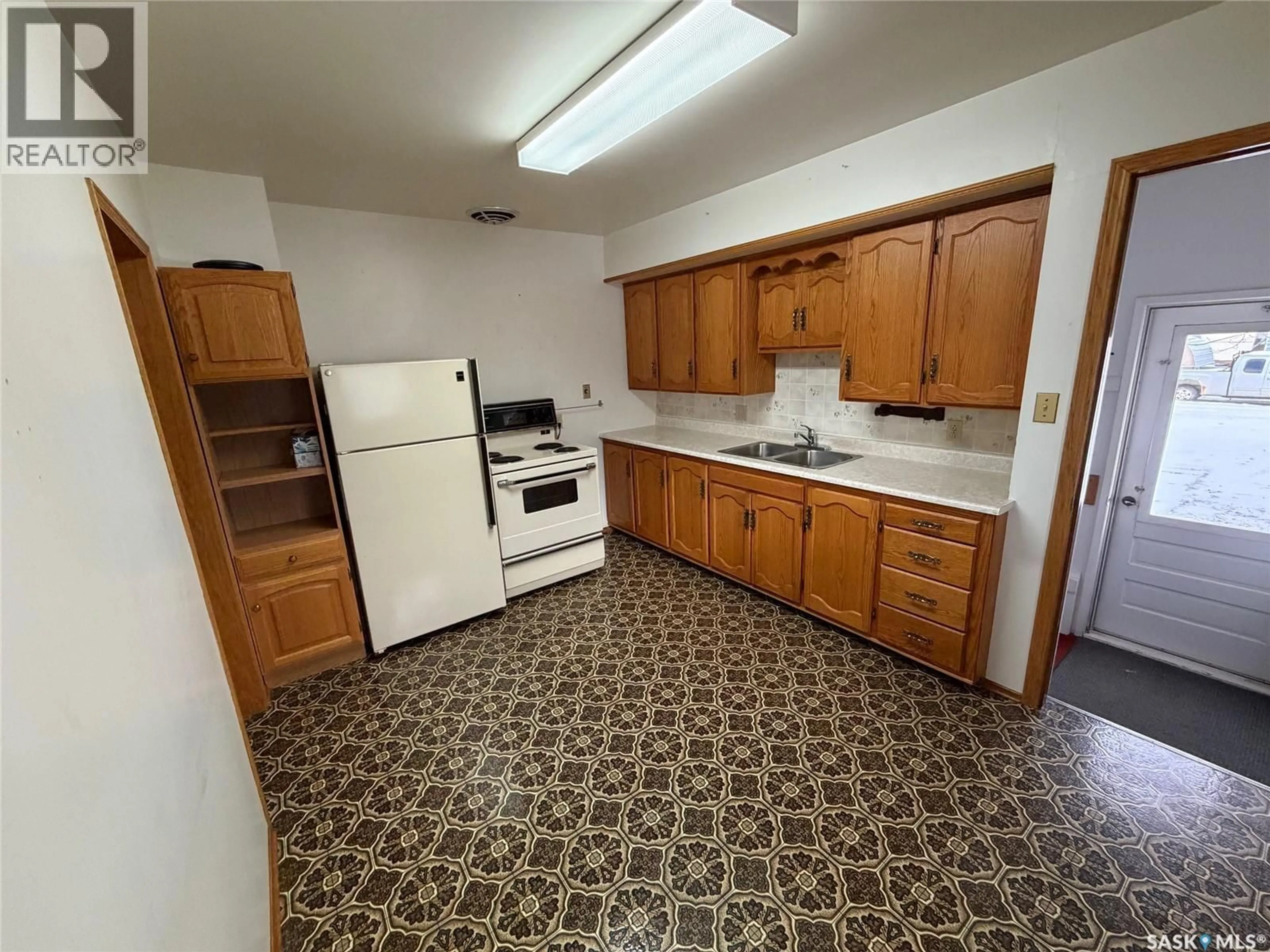 Standard kitchen, unknown for 414 CHURCHILL STREET, Hudson Bay Saskatchewan S0E0Y0