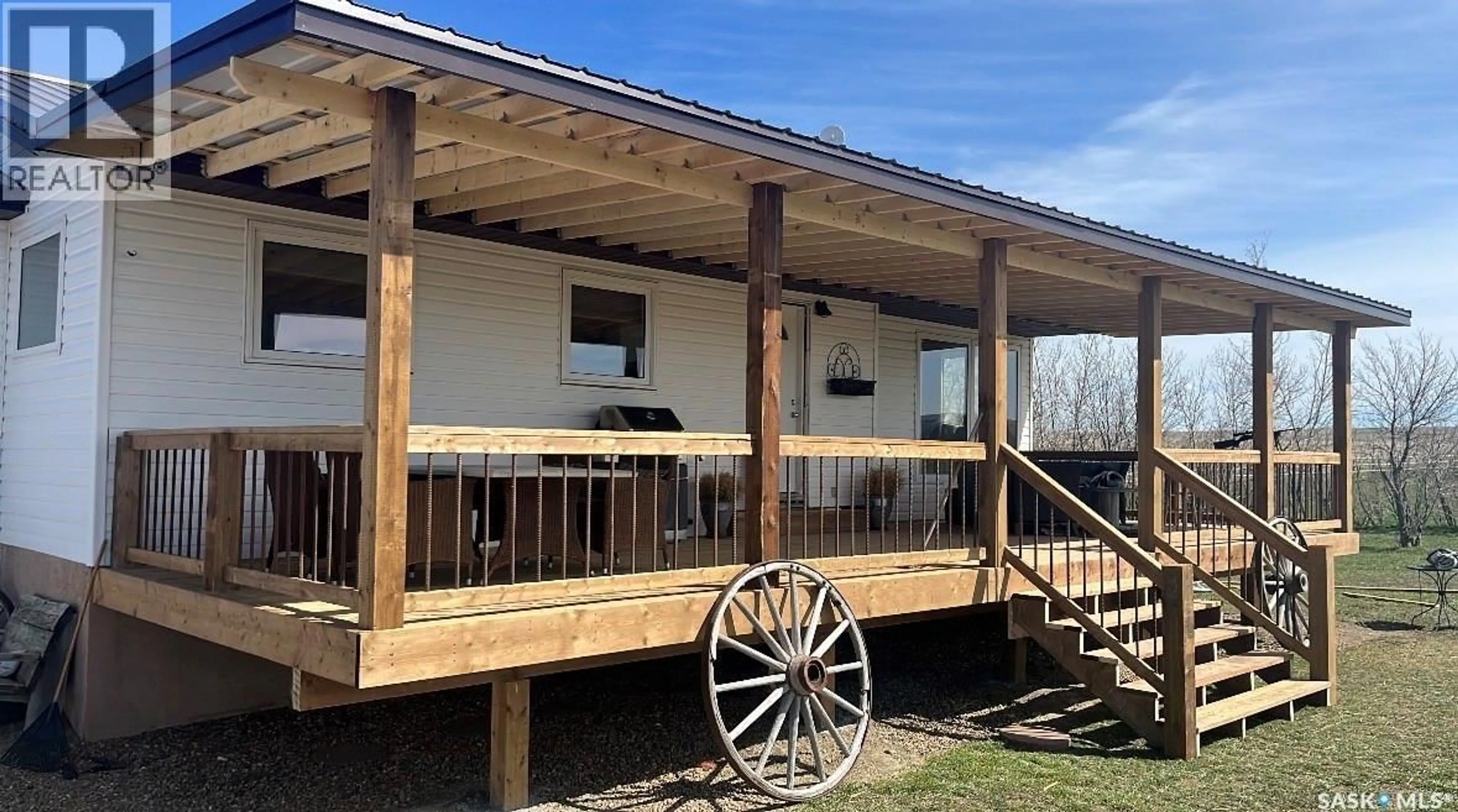 Patio, building for NW - 32 10 24, Piapot Rm No. 110 Saskatchewan S0N1Y0