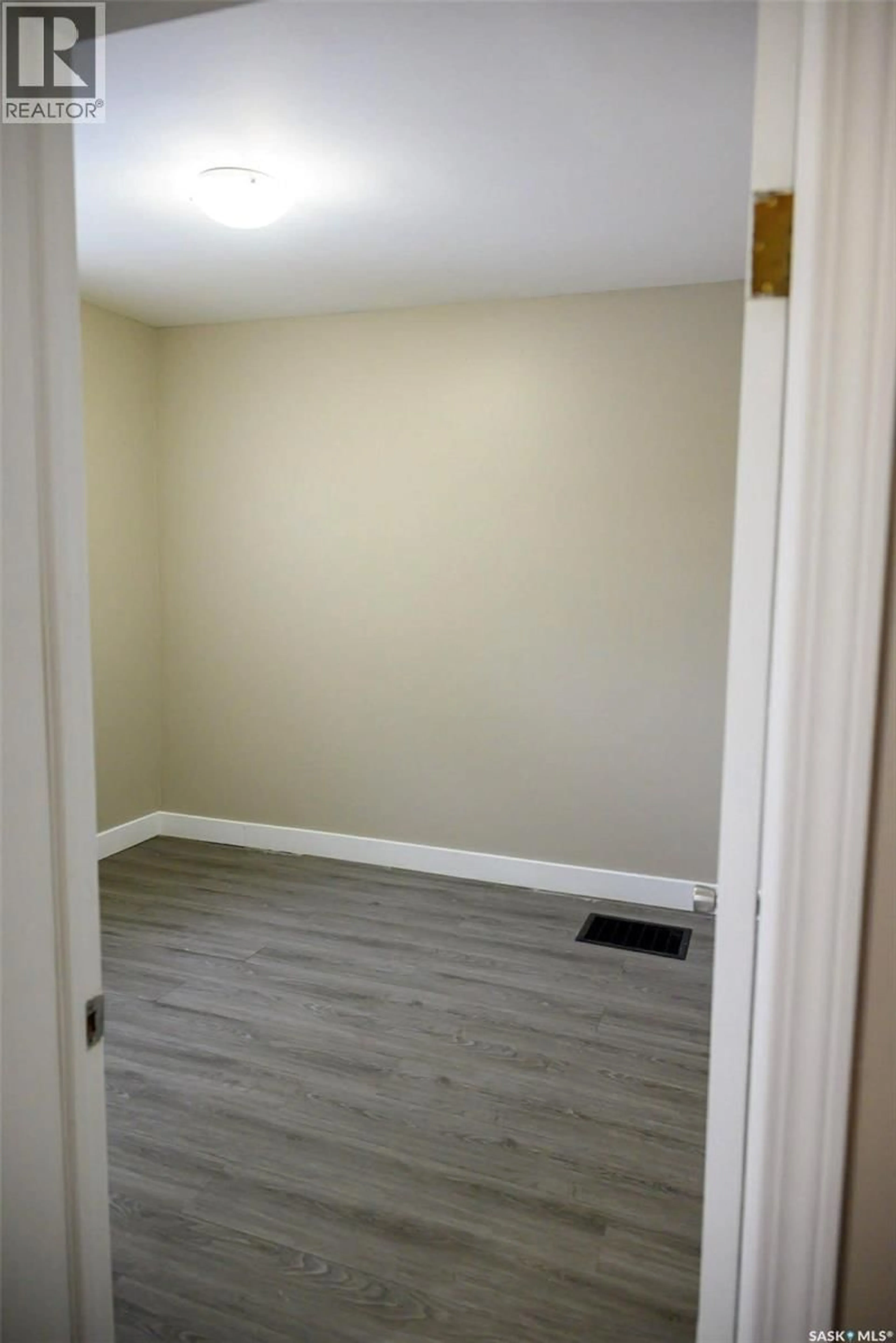 A pic of a room for 2332 EDGAR STREET, Regina Saskatchewan S4N3L1