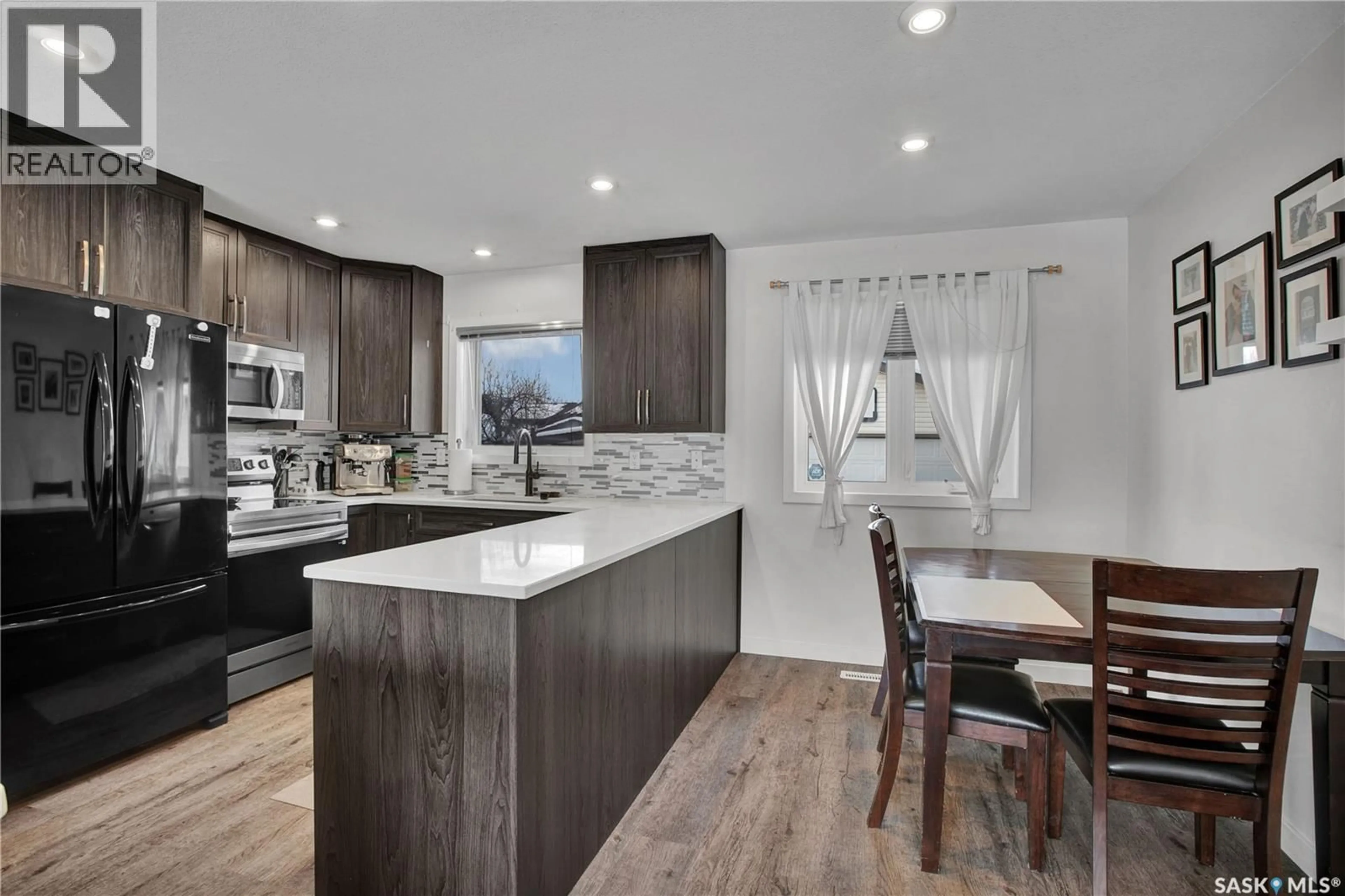 Open concept kitchen, unknown for 534 DAVID KNIGHT WAY, Saskatoon Saskatchewan S7K5M4