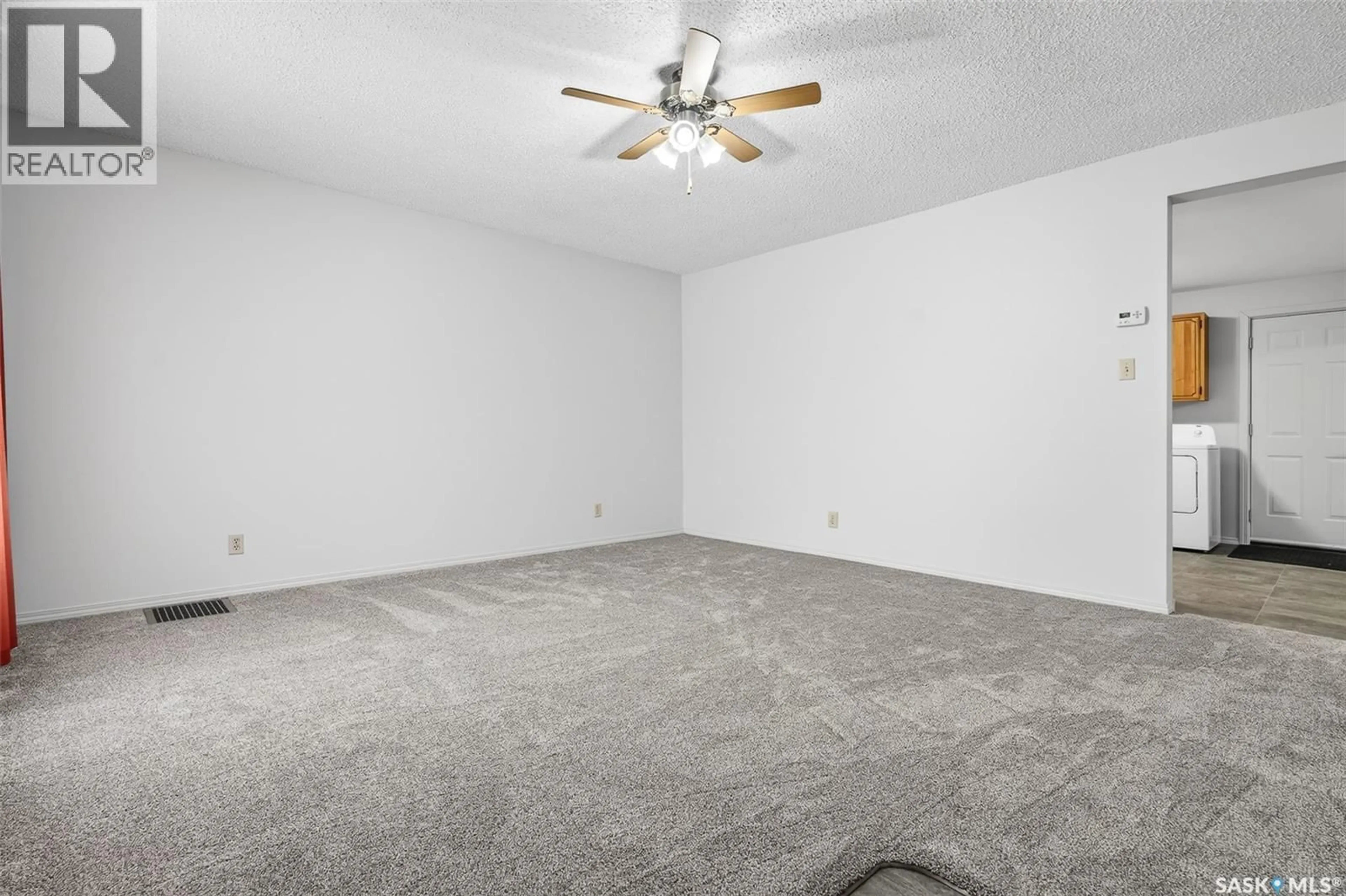 A pic of a room for 909 OMINICA STREET, Moose Jaw Saskatchewan S6H0J1