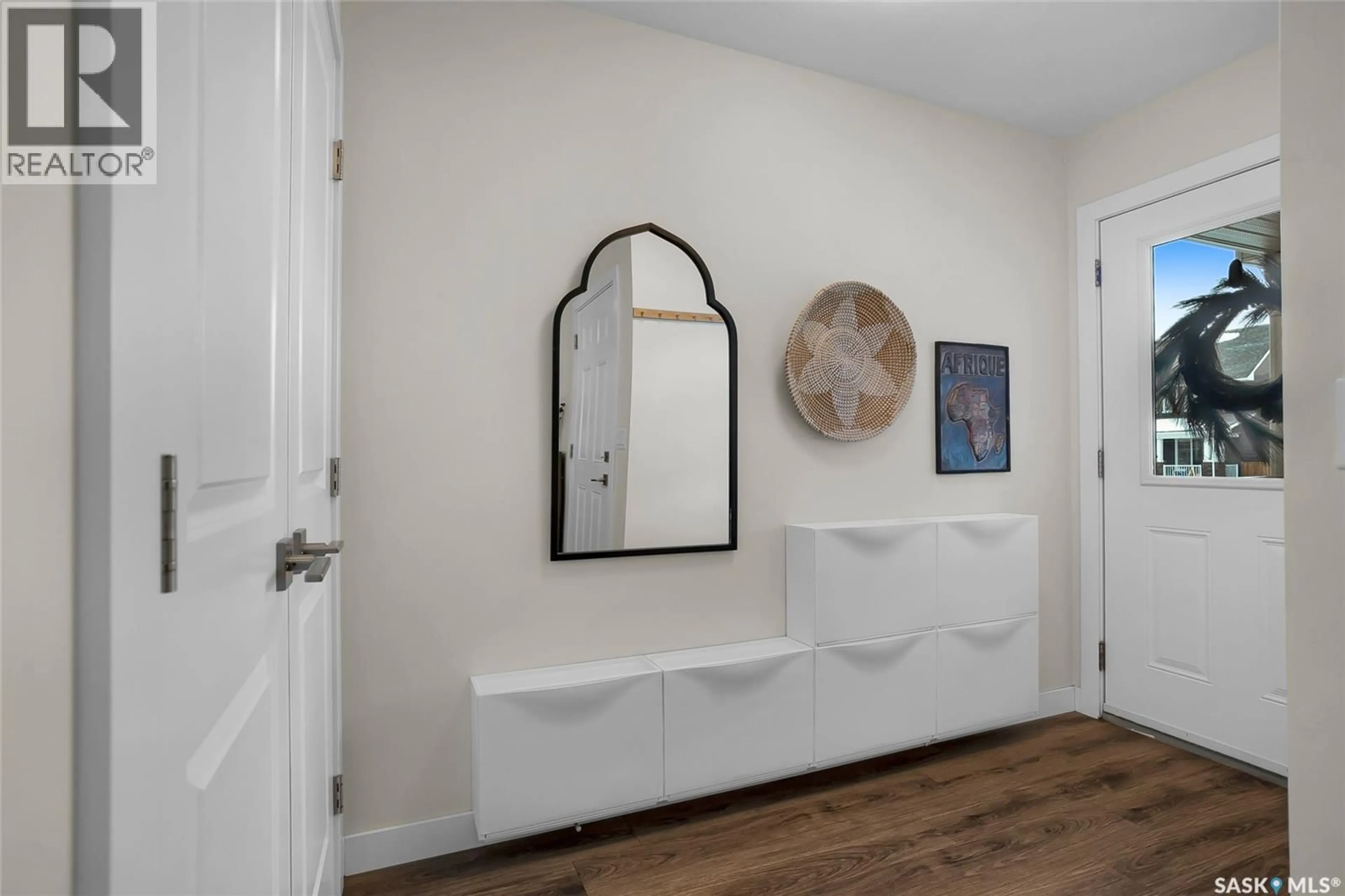 Indoor entryway for 1059 KOLYNCHUK CRESCENT, Saskatoon Saskatchewan S7T0V7