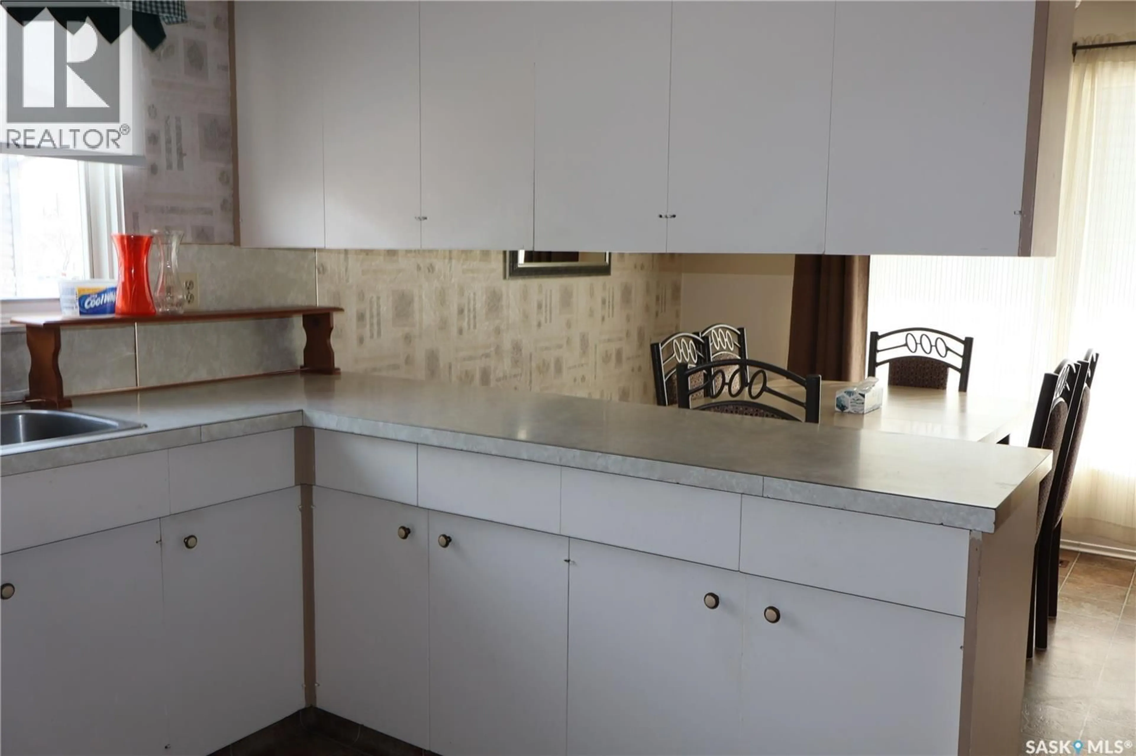 Standard kitchen, ceramic/tile floor for 32 KASPER CRESCENT, Assiniboia Saskatchewan S0H0B0