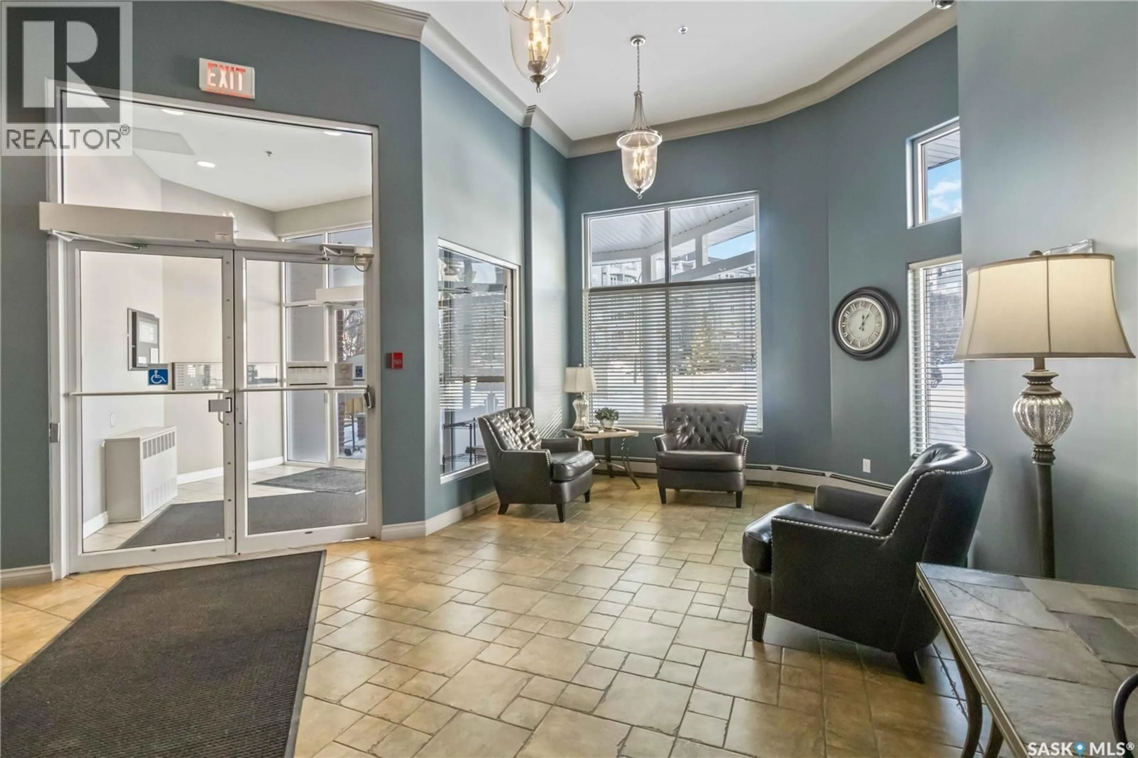 Indoor foyer for 305 110 ARMISTICE WAY, Saskatoon Saskatchewan S7J5L8