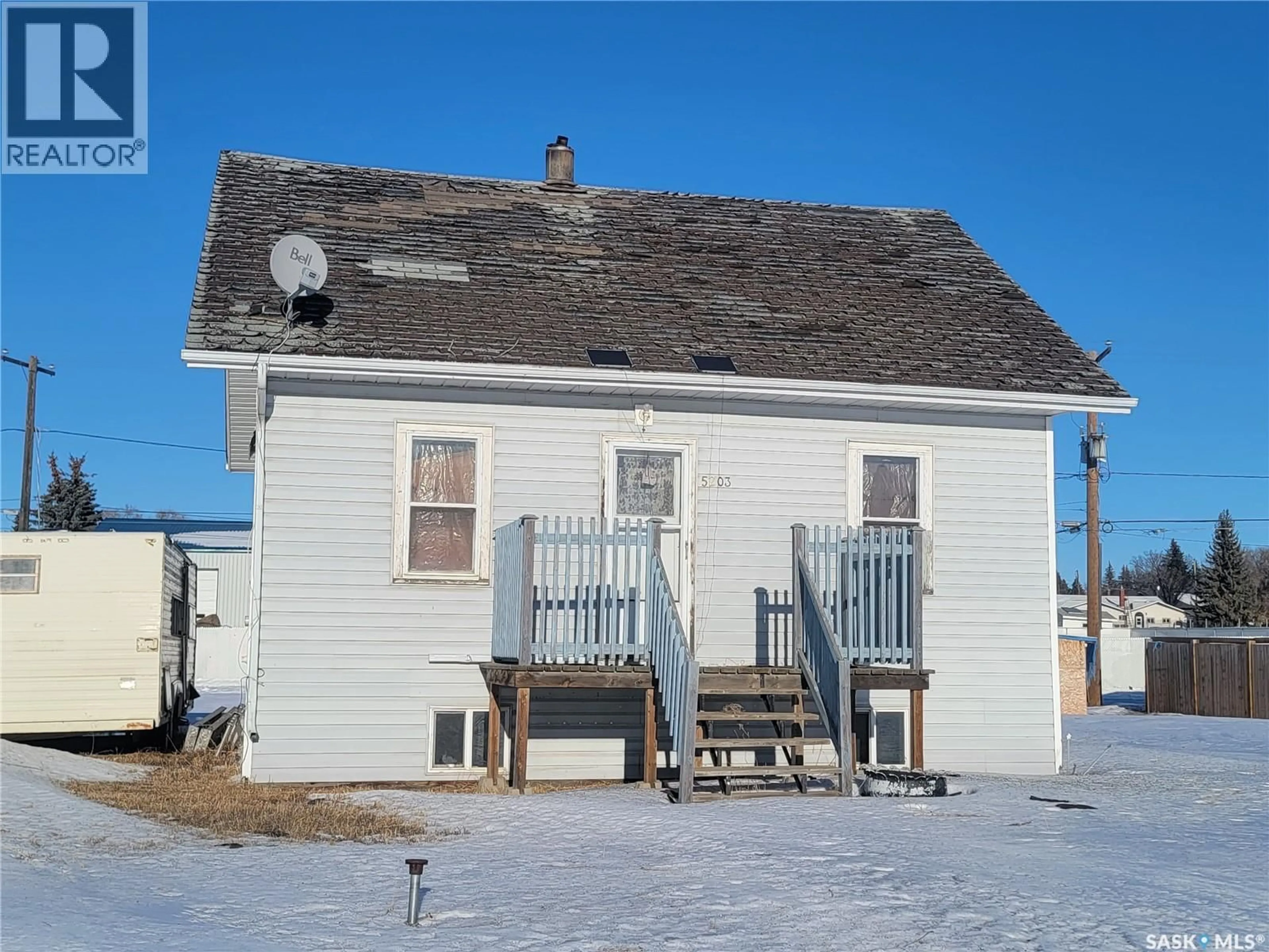 Unknown for 5203 & 5205 PRESS AVENUE, Macklin Saskatchewan S0L2S0