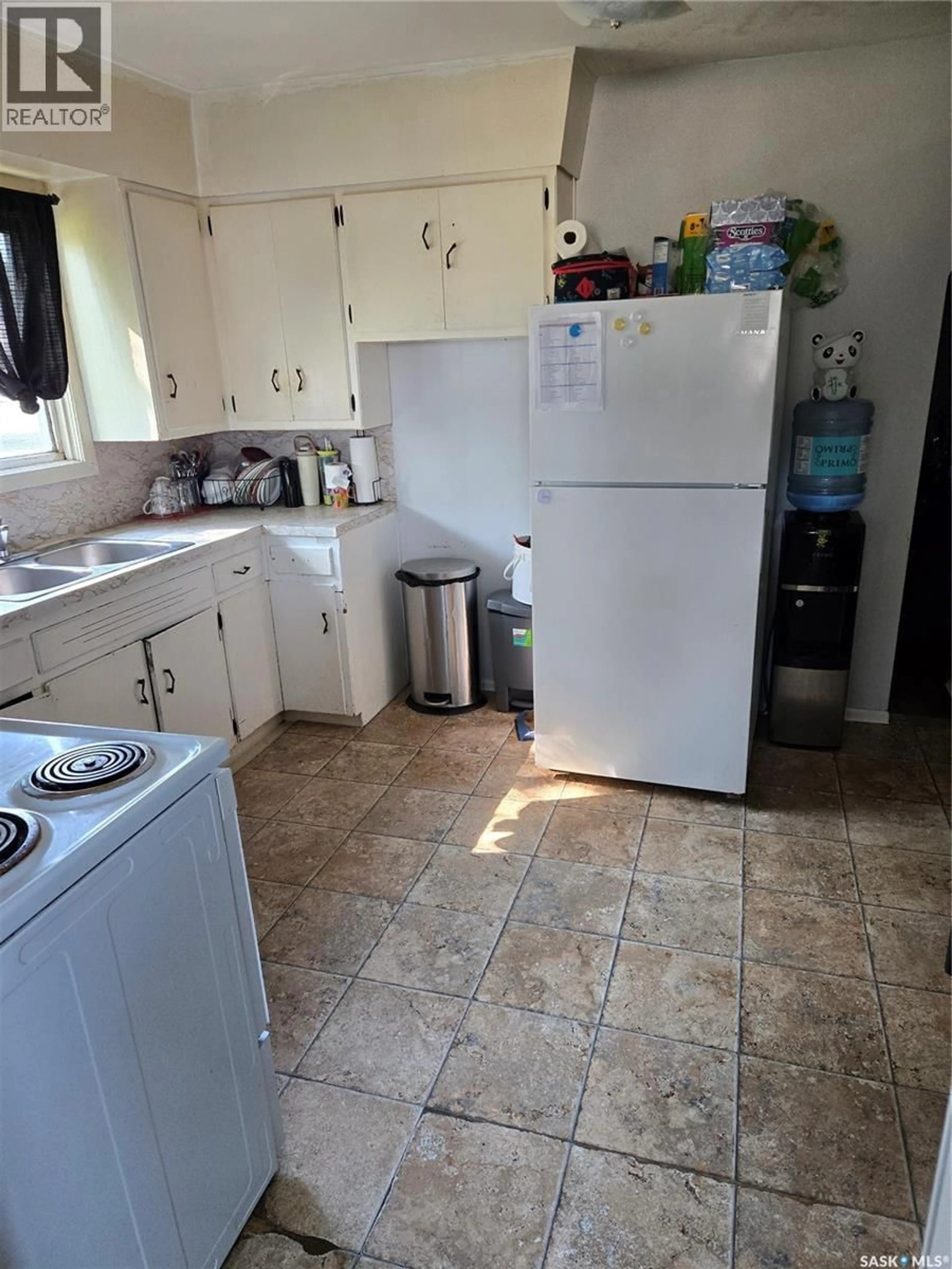 Standard kitchen, unknown for 701 3RD STREET, Estevan Saskatchewan S4A0P7