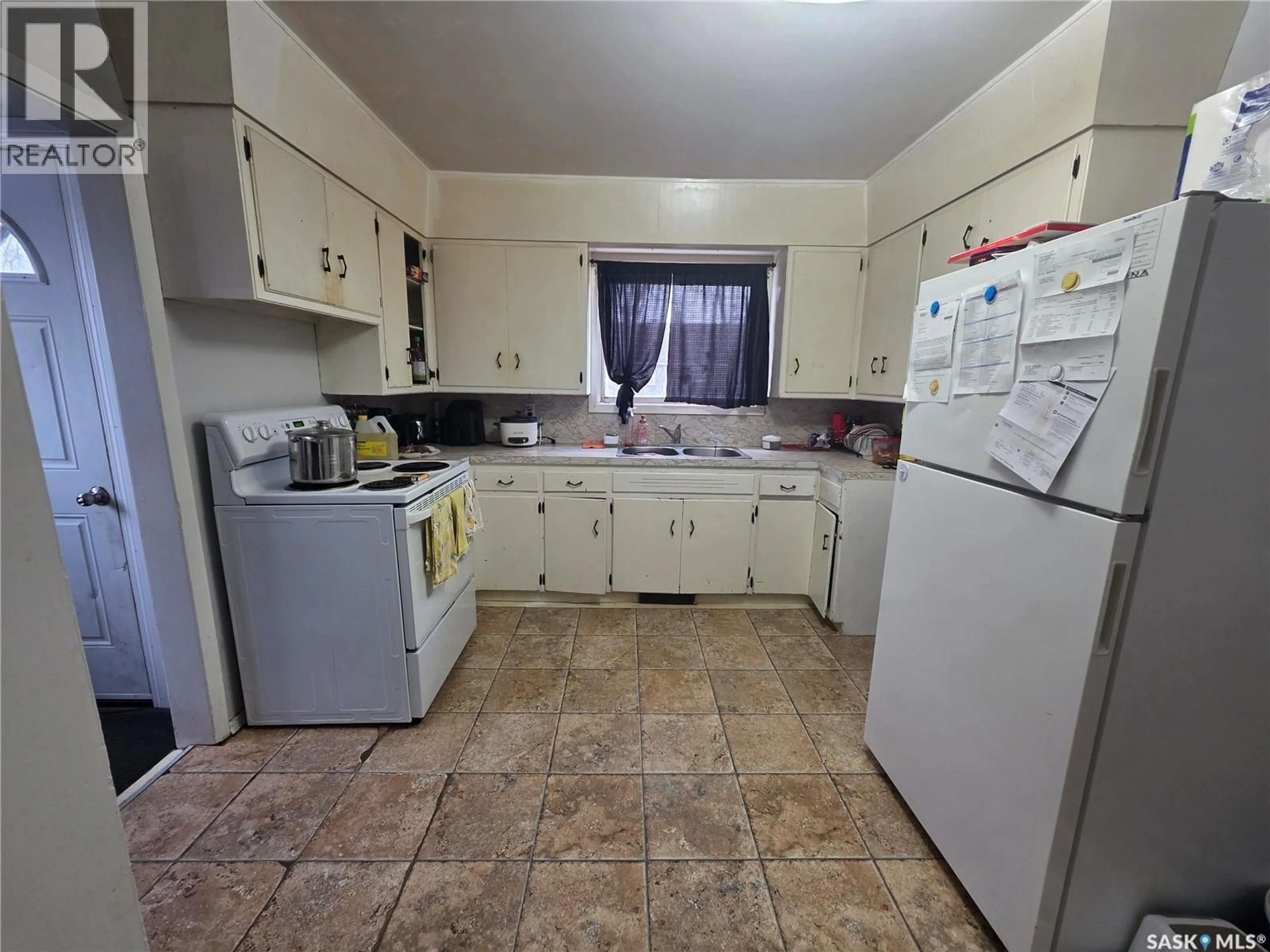 Standard kitchen, unknown for 701 3RD STREET, Estevan Saskatchewan S4A0P7
