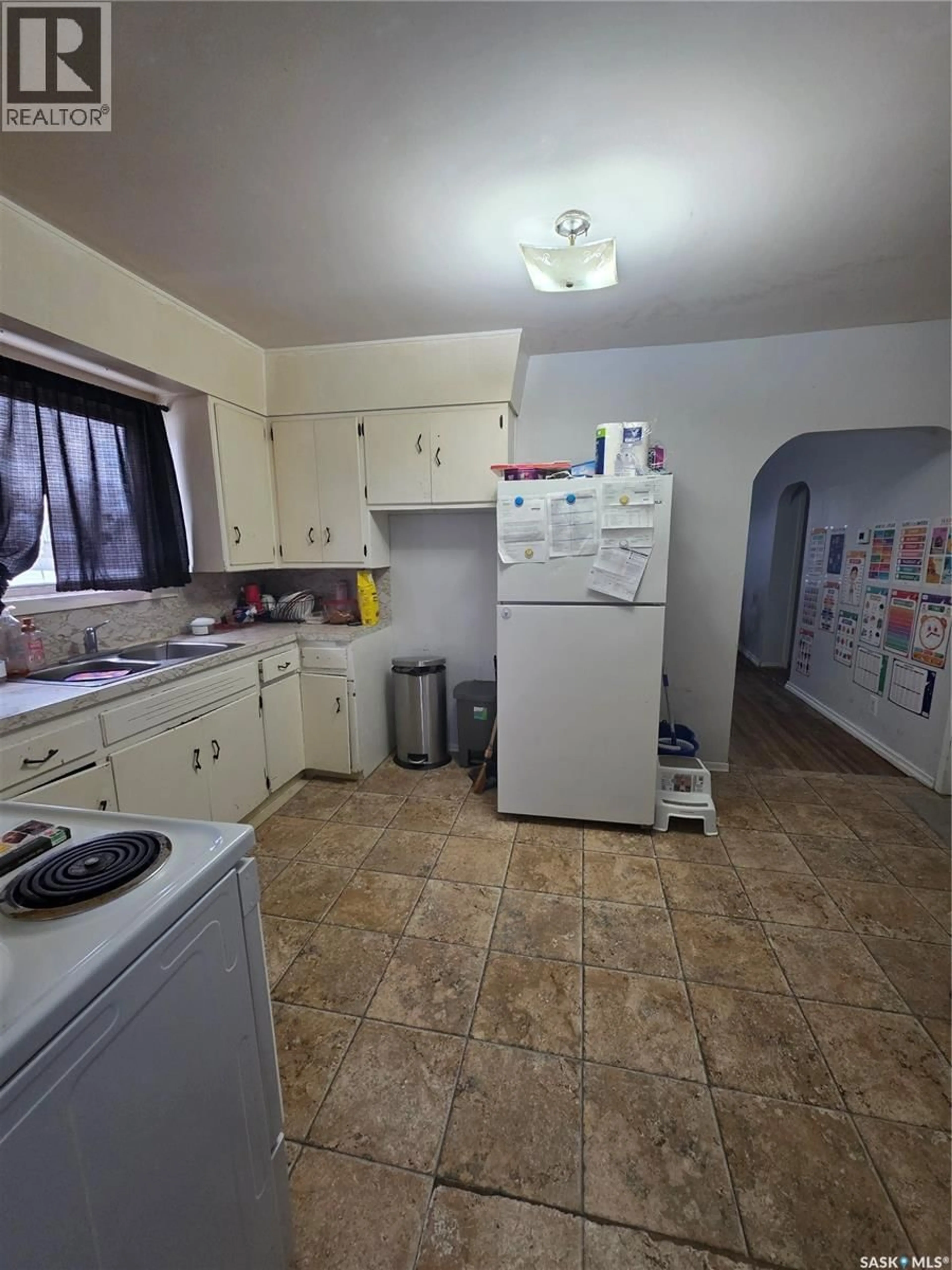 Standard kitchen, unknown for 701 3RD STREET, Estevan Saskatchewan S4A0P7