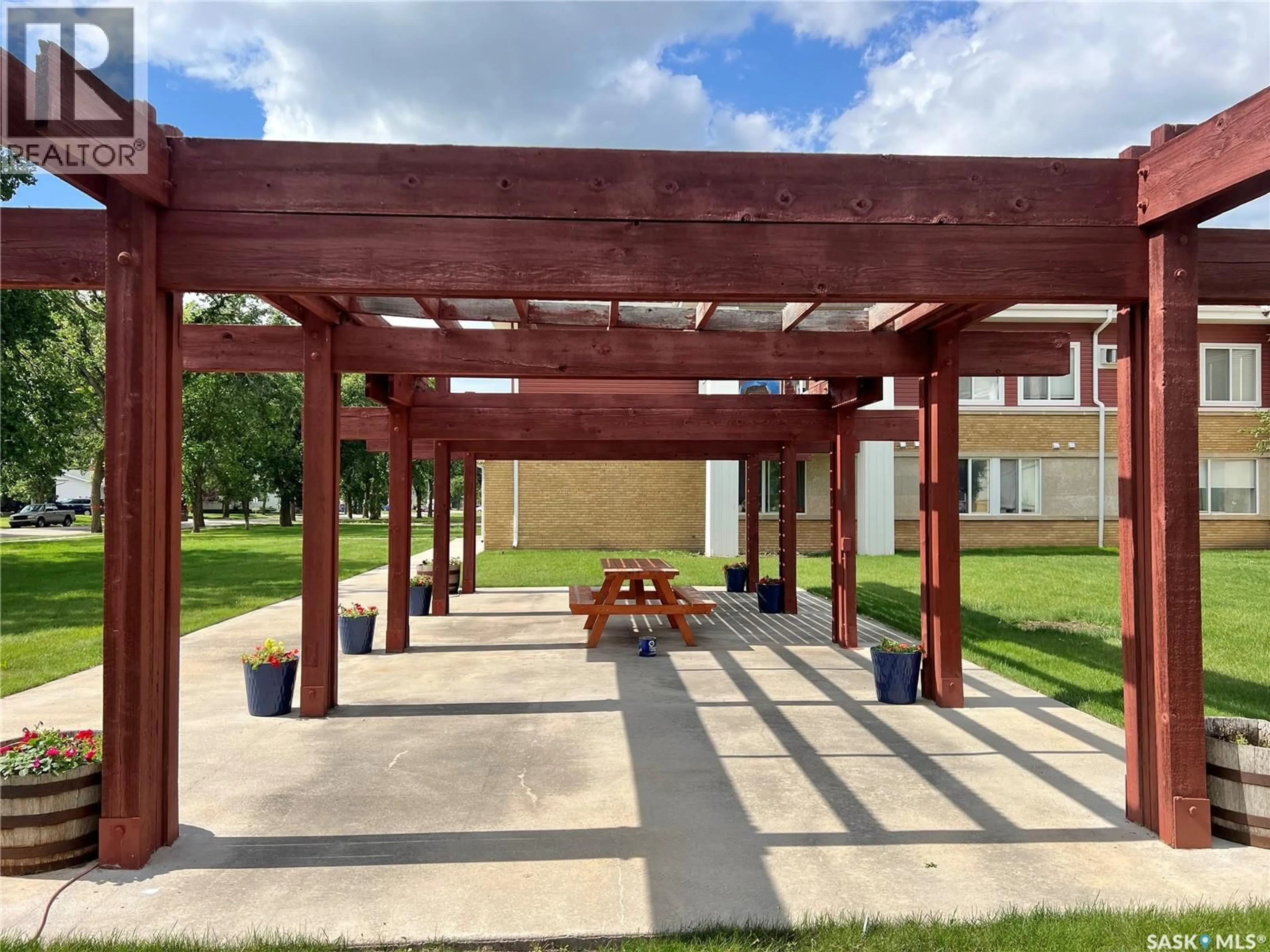 Patio, building for 302 - 101 BEMISTER AVENUE E, Melfort Saskatchewan S0E1A0