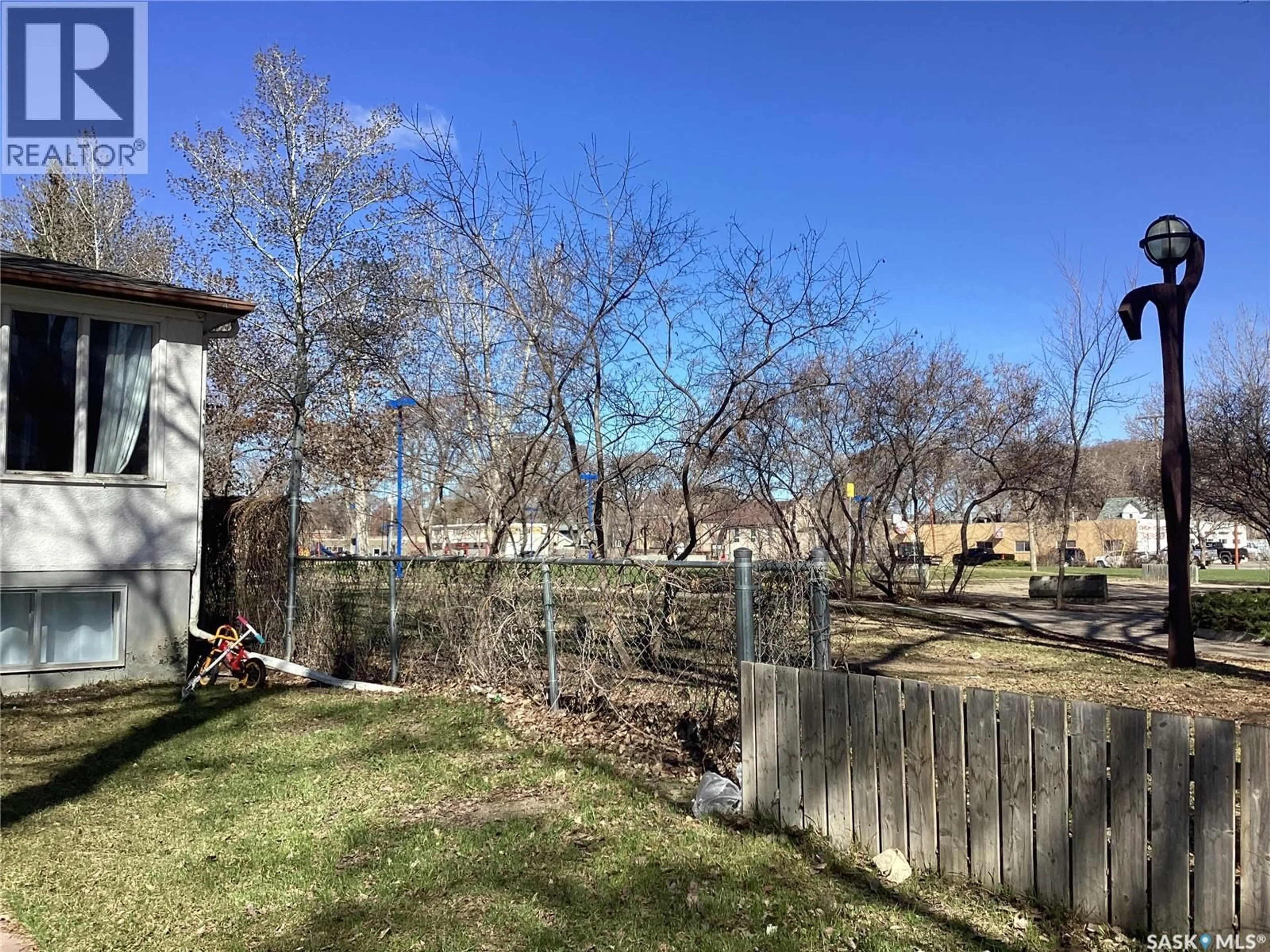 A pic from outside/outdoor area/front of a property/back of a property/a pic from drone, unknown for 1840 QUEBEC STREET, Regina Saskatchewan S4P1J5