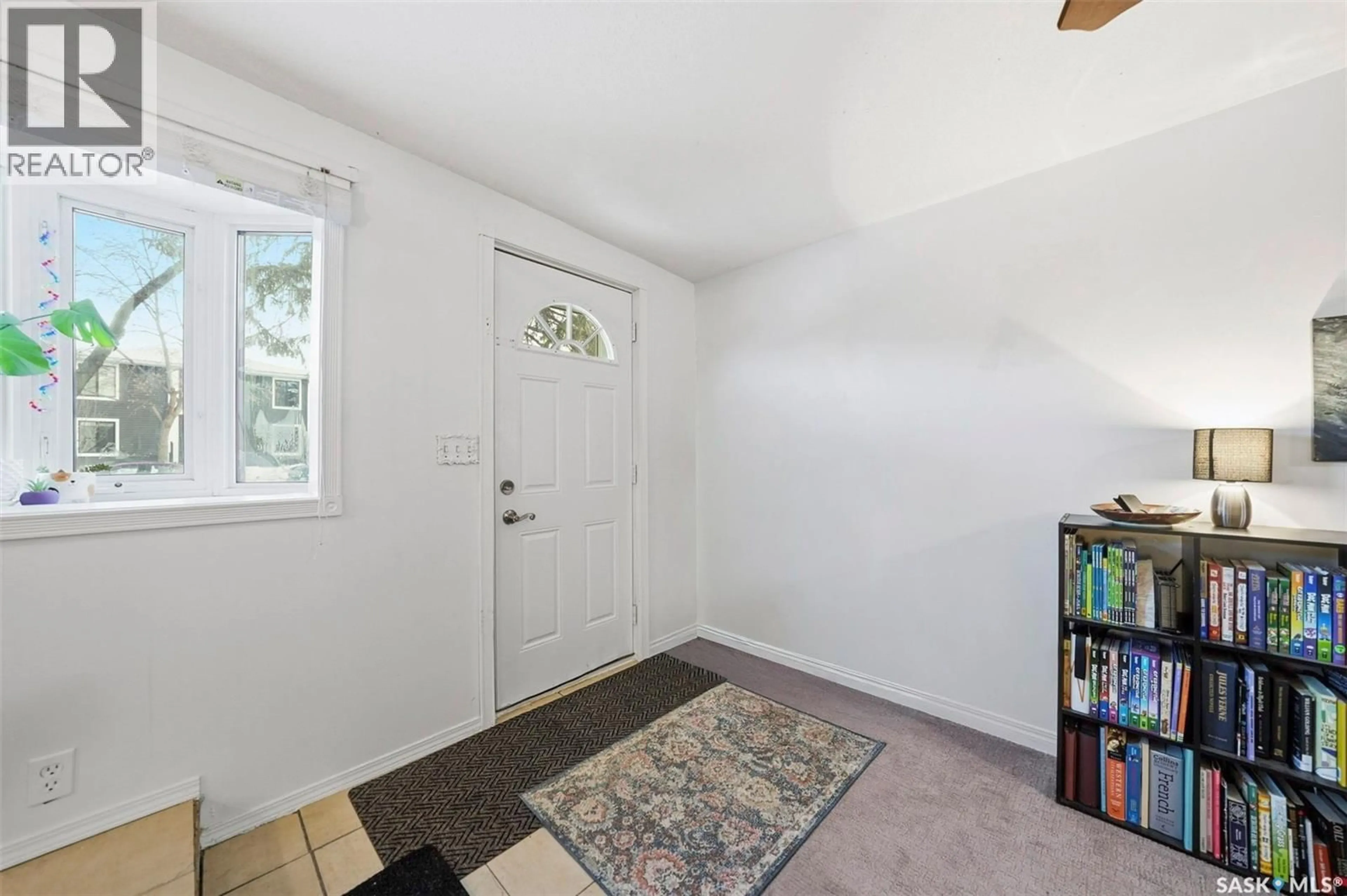 Indoor entryway for 1526 COY AVENUE, Saskatoon Saskatchewan S7M0H6