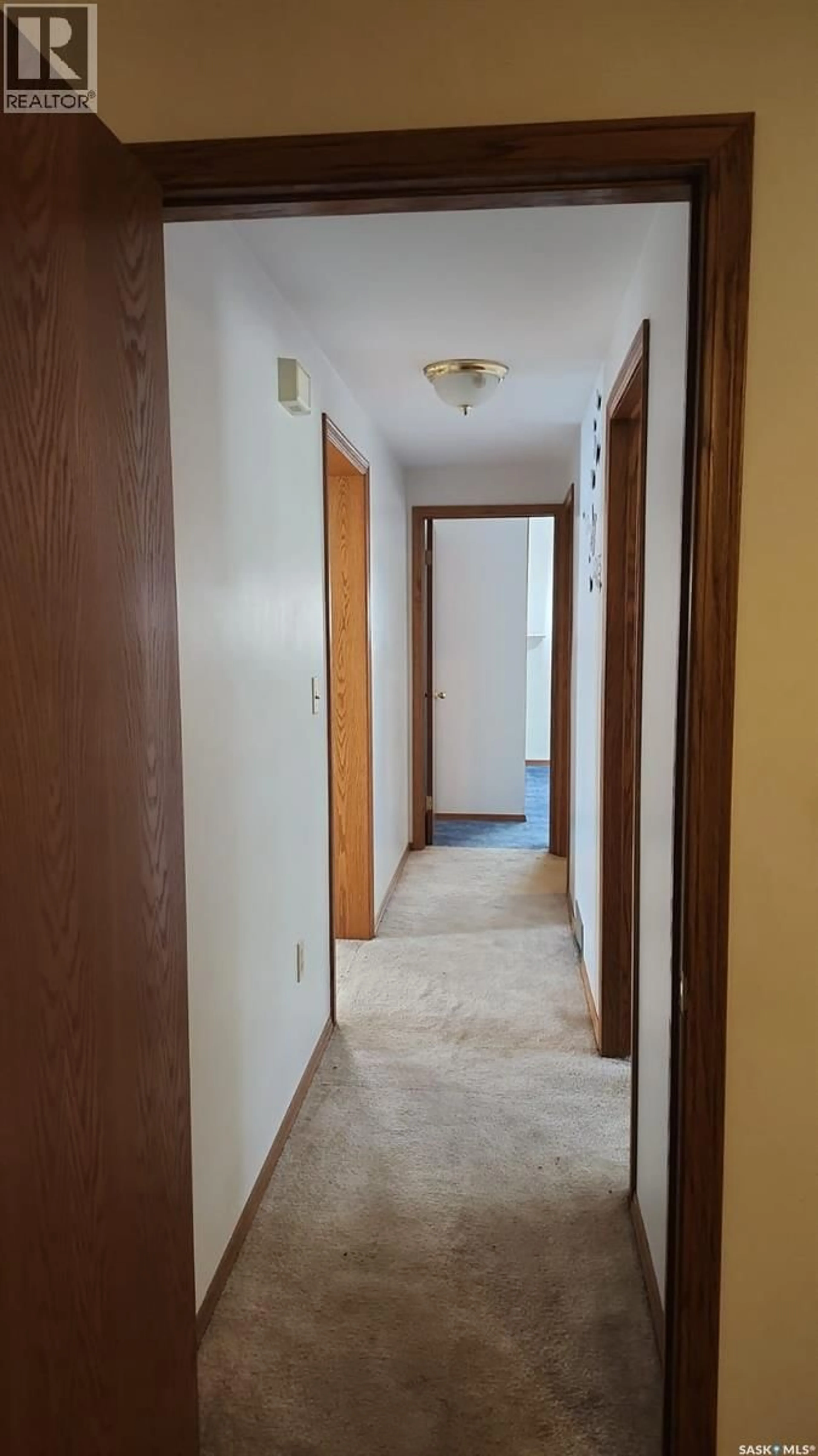 Unknown for 524 BOSCURVIS AVENUE, Oxbow Saskatchewan S0C2B0