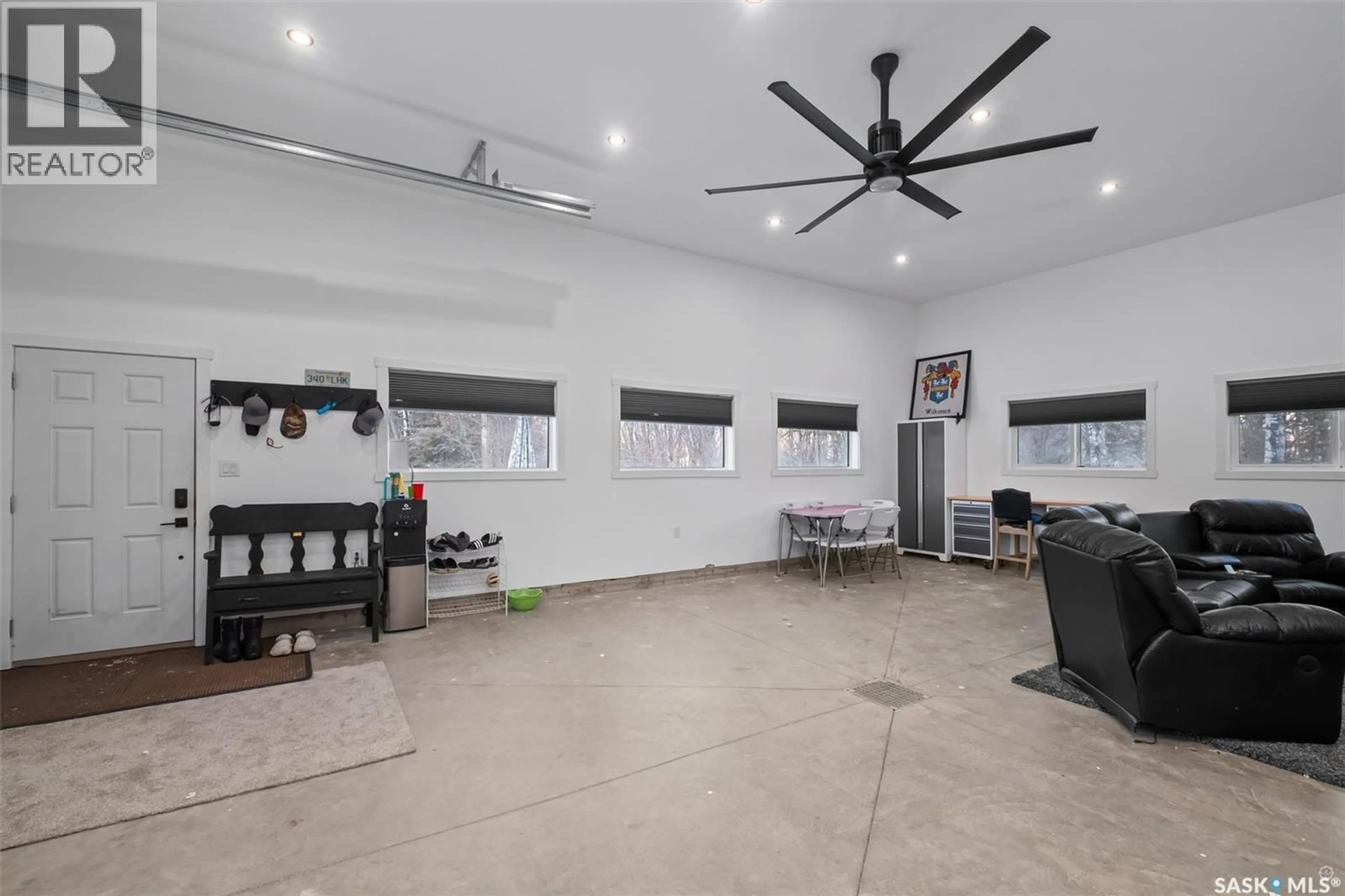 Indoor garage for 6 PIPER PLACE, Candle Lake Saskatchewan S0J3E0