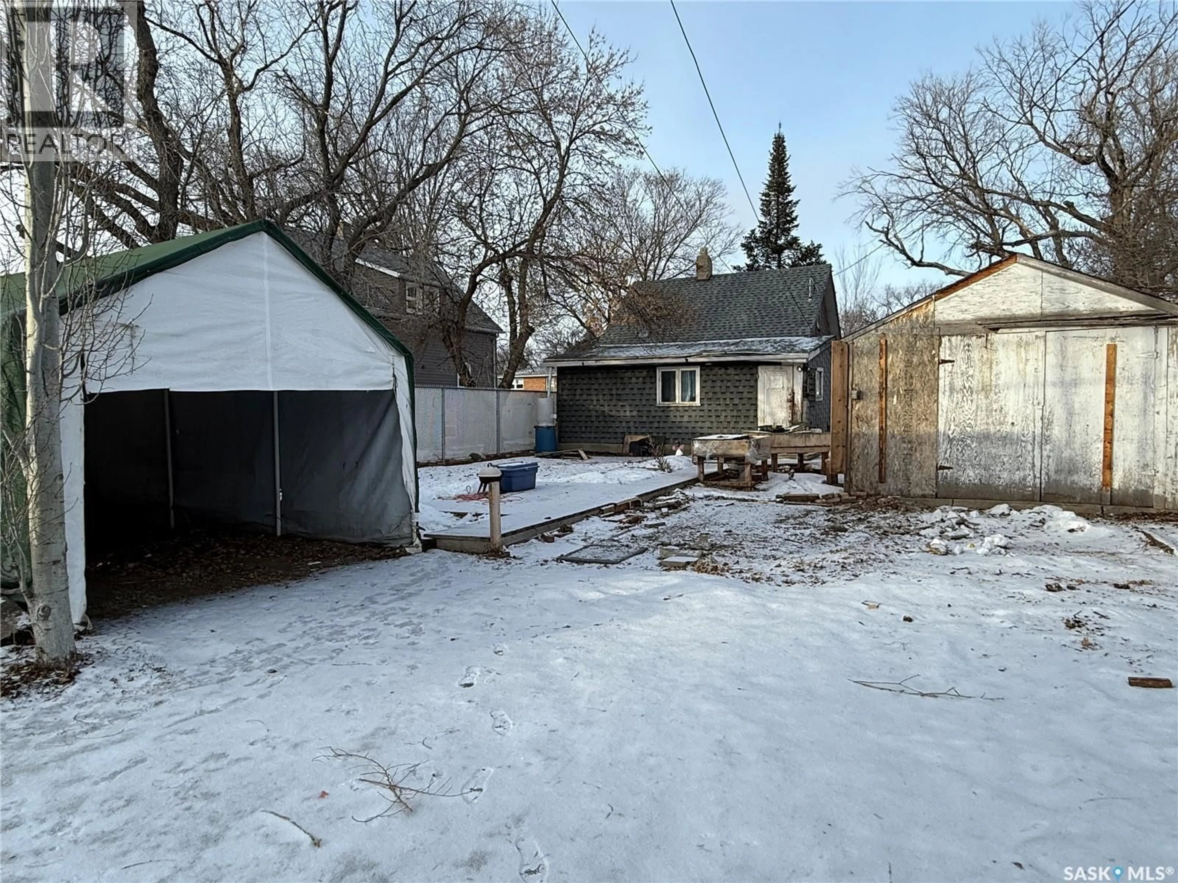Shed for 1035 CARLETON STREET, Moose Jaw Saskatchewan S6H3A3