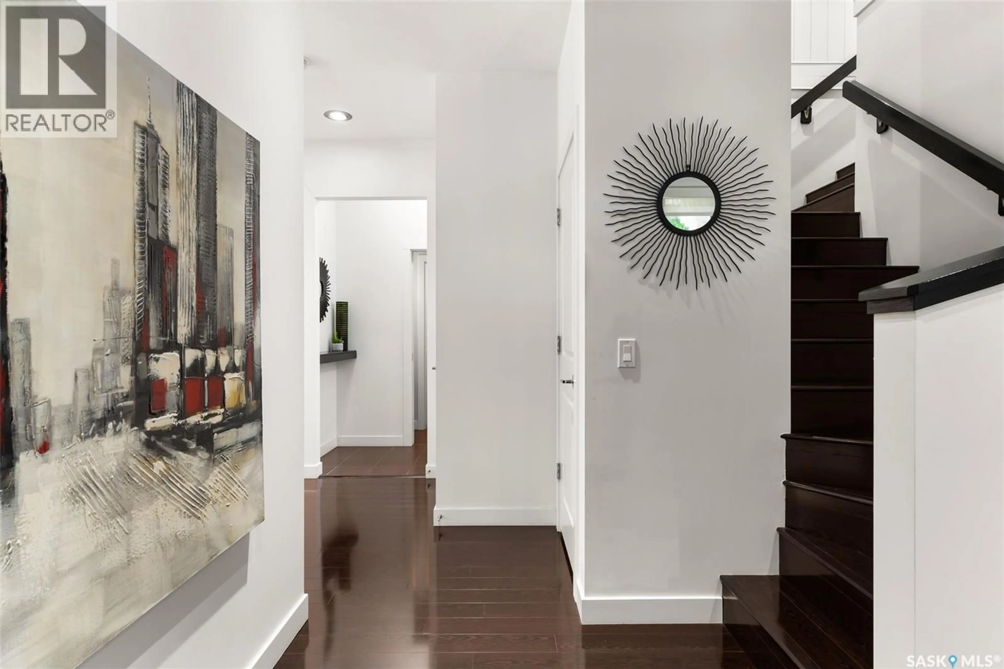 Indoor entryway for 1980 OTTAWA STREET, Regina Saskatchewan S4P1P6